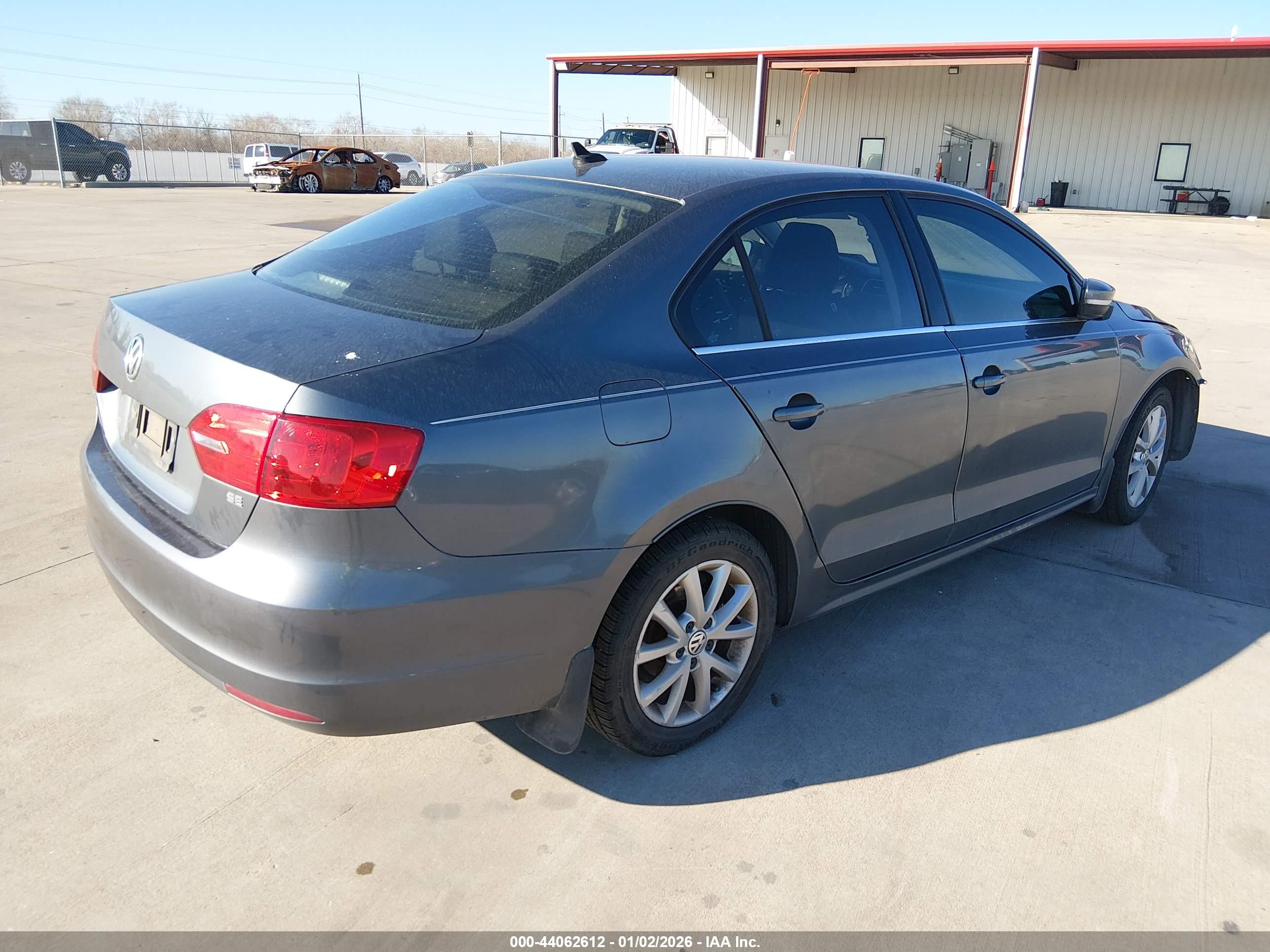 VOLKSWAGEN JETTA image 4