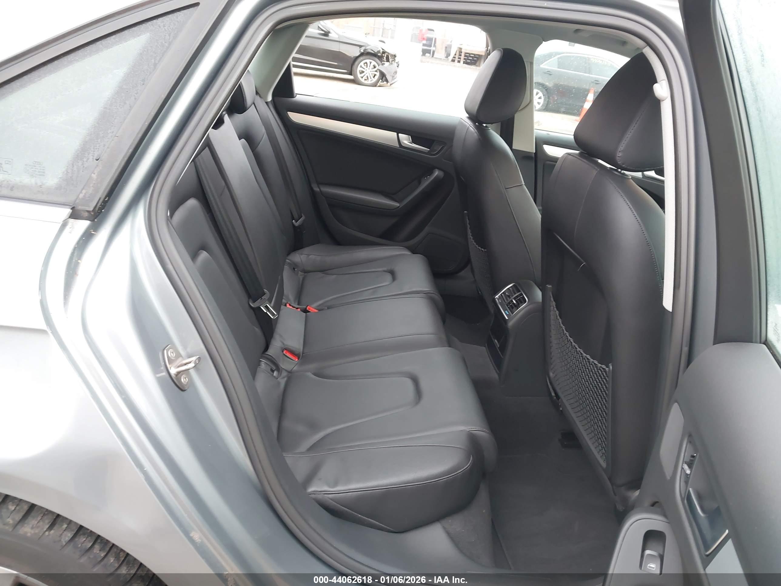 AUDI A4 image 8