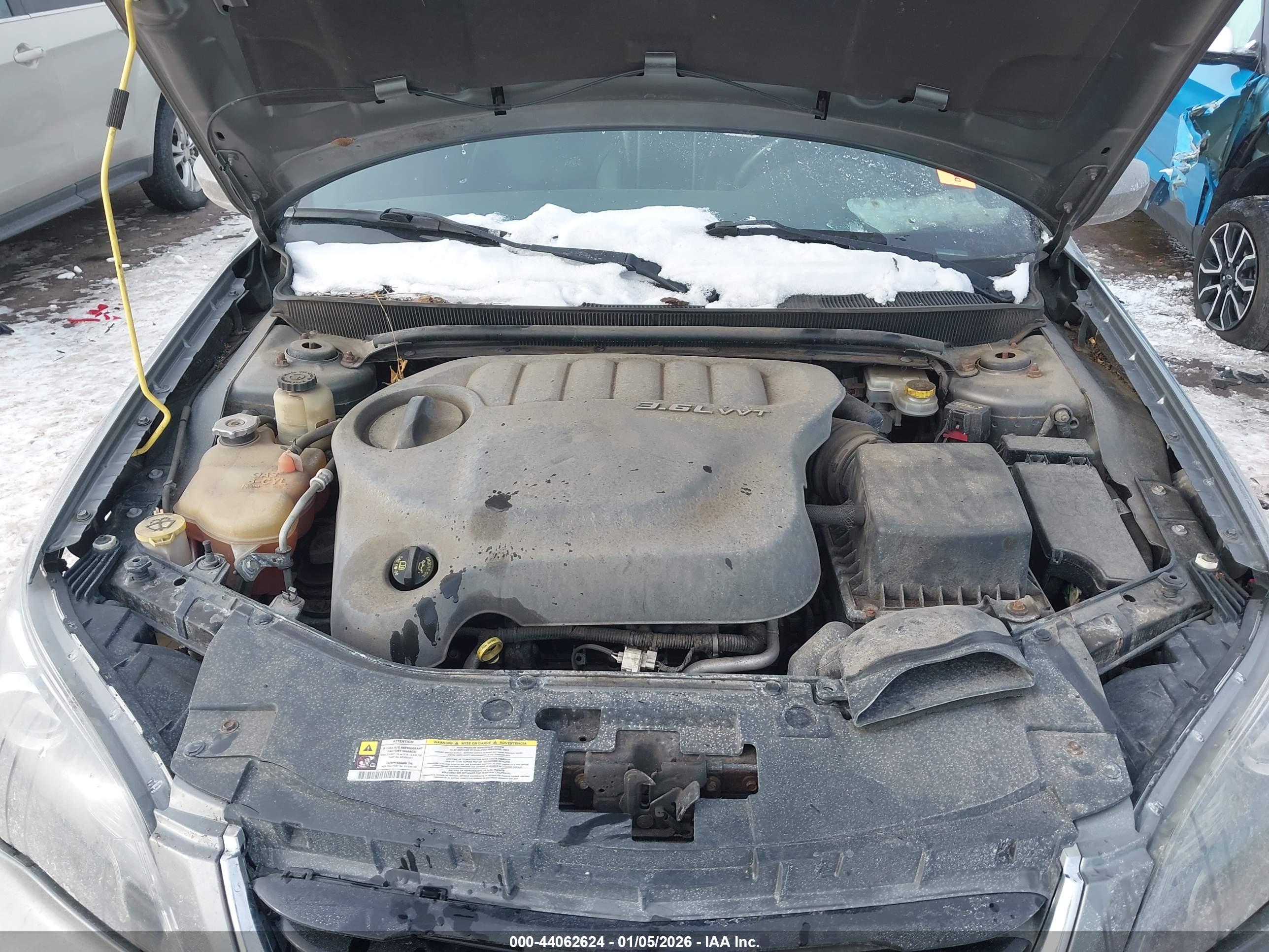 CHRYSLER 200 image 10