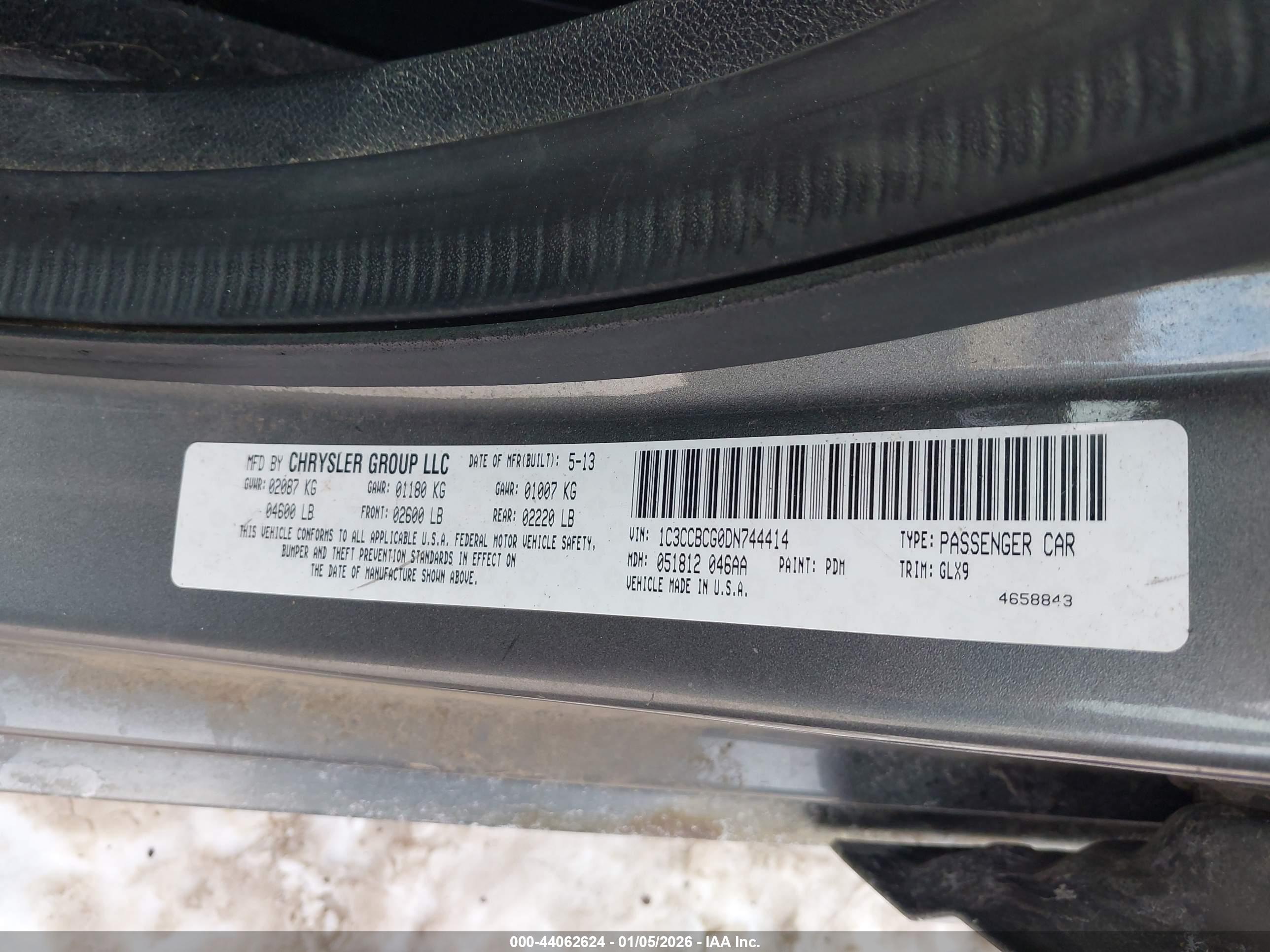 CHRYSLER 200 image 9