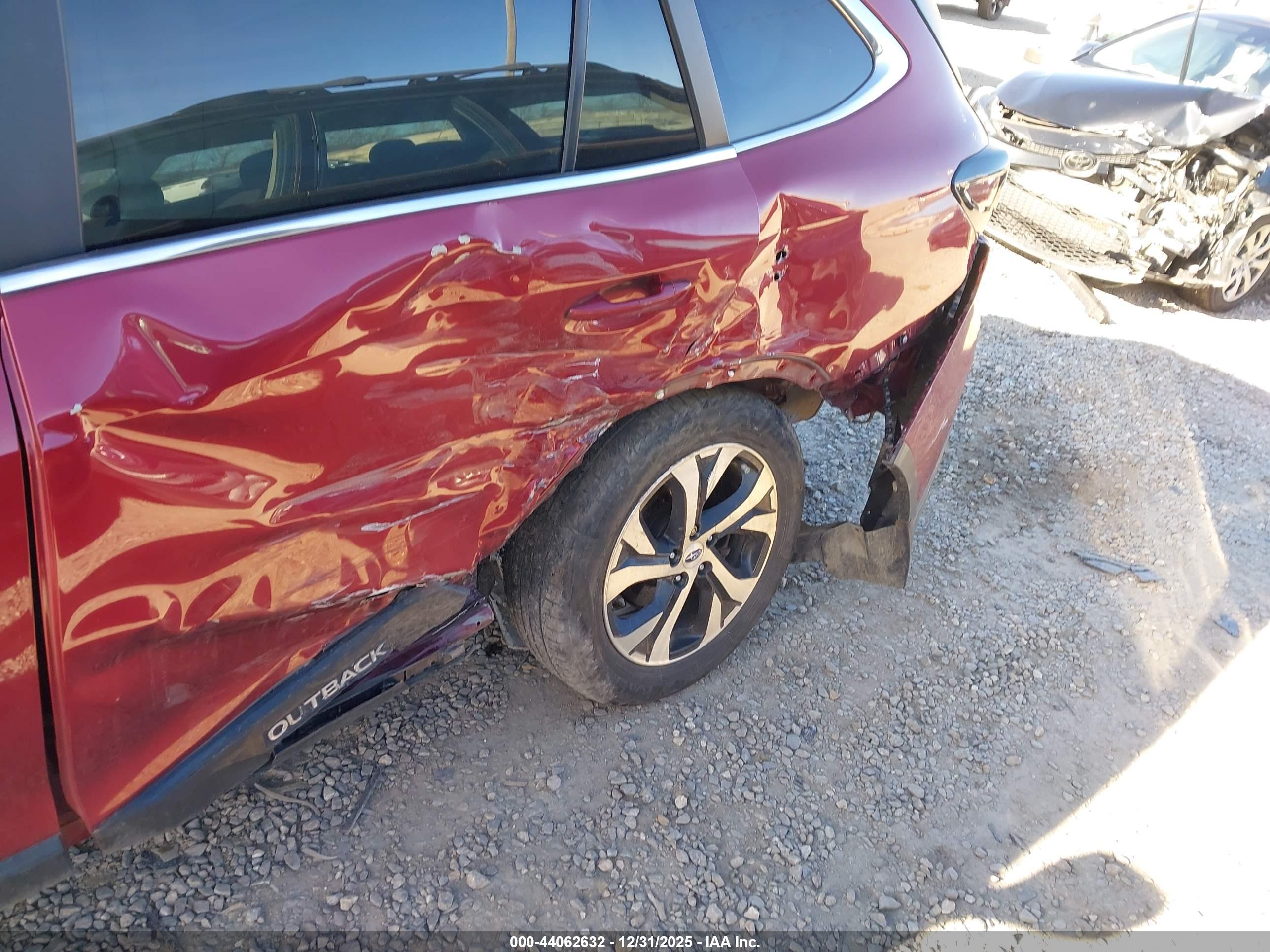 SUBARU OUTBACK image 6
