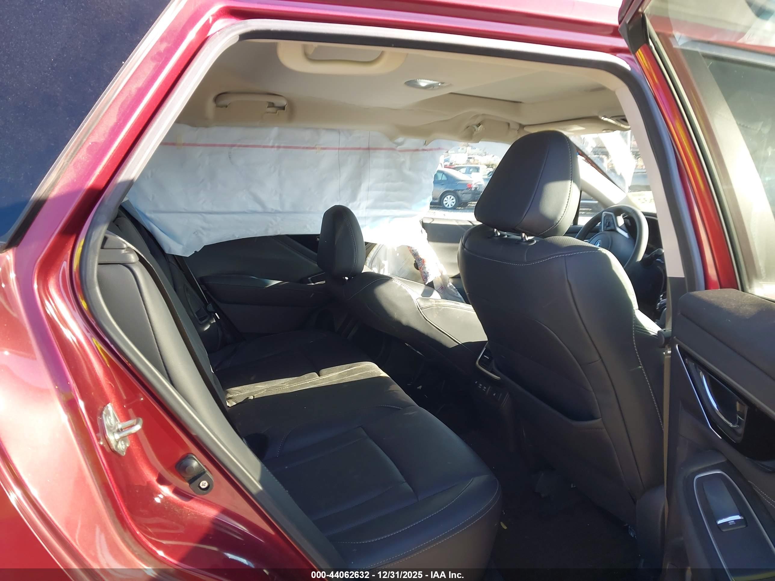 SUBARU OUTBACK image 8