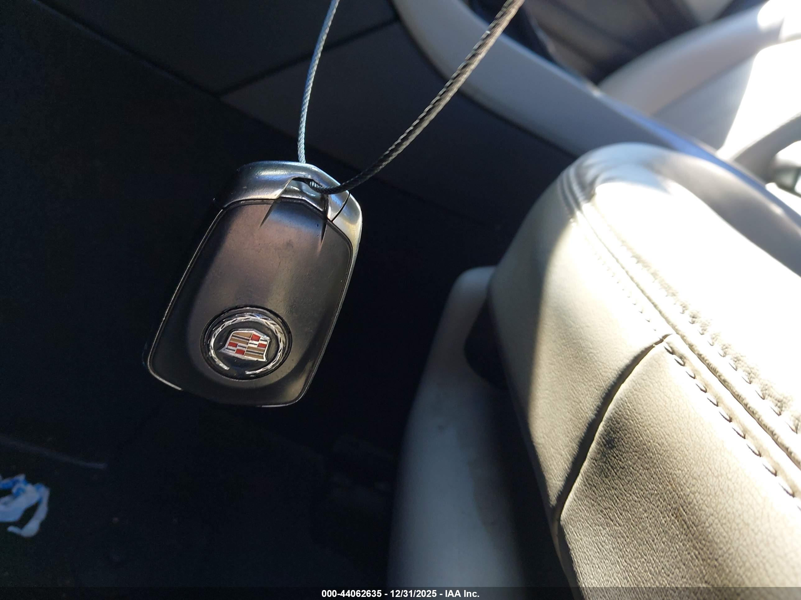 CADILLAC SRX image 11