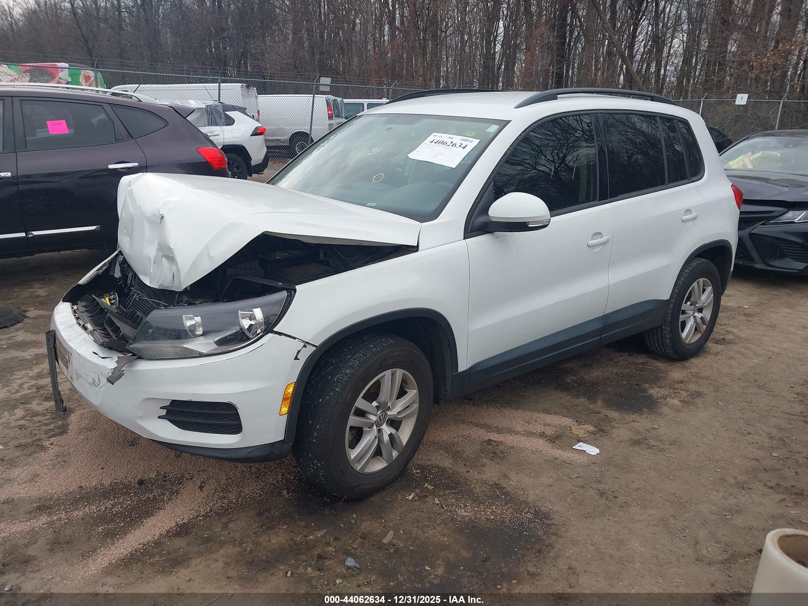 VOLKSWAGEN TIGUAN image 2