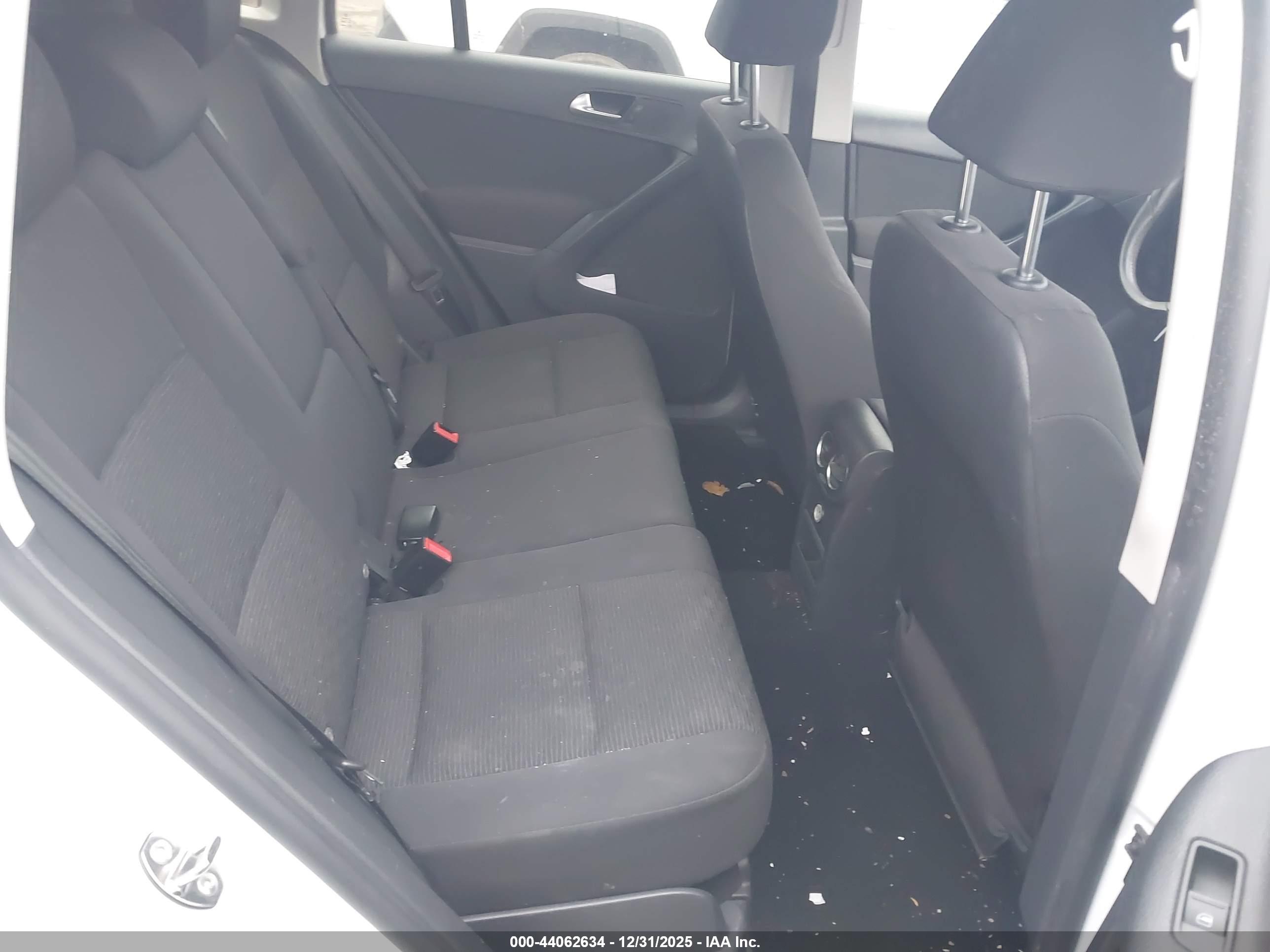 VOLKSWAGEN TIGUAN image 8