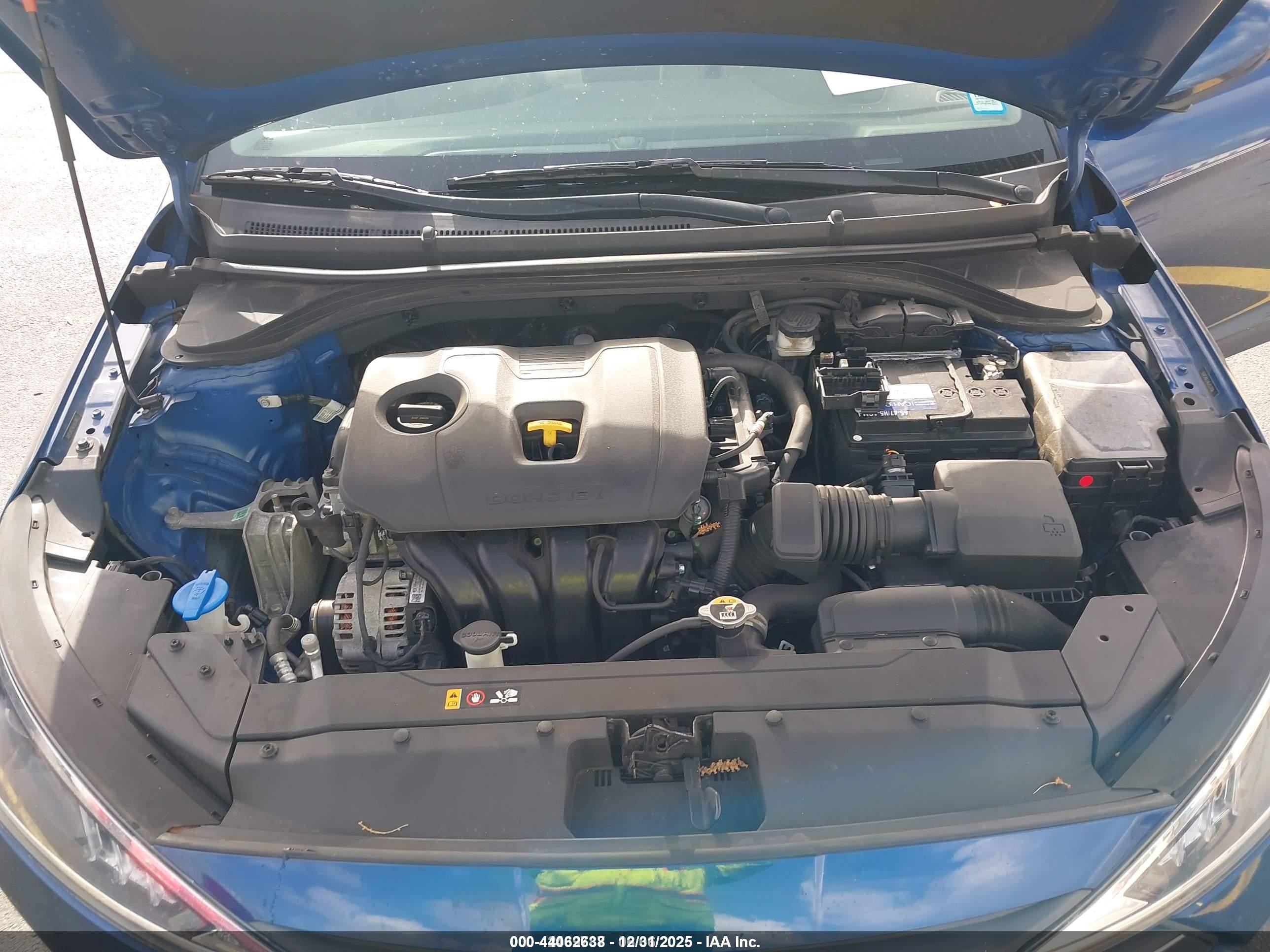HYUNDAI ELANTRA image 10