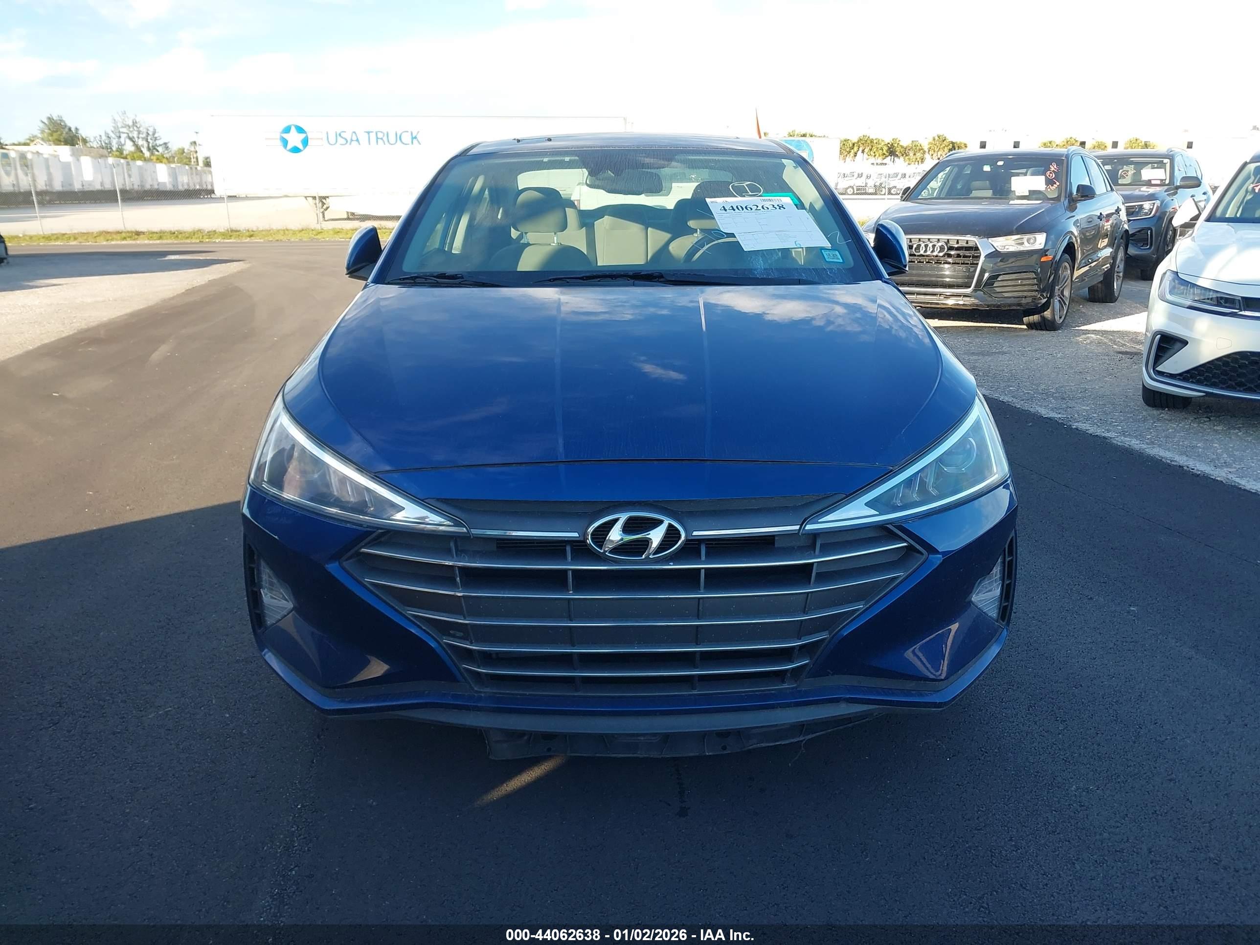 HYUNDAI ELANTRA image 6