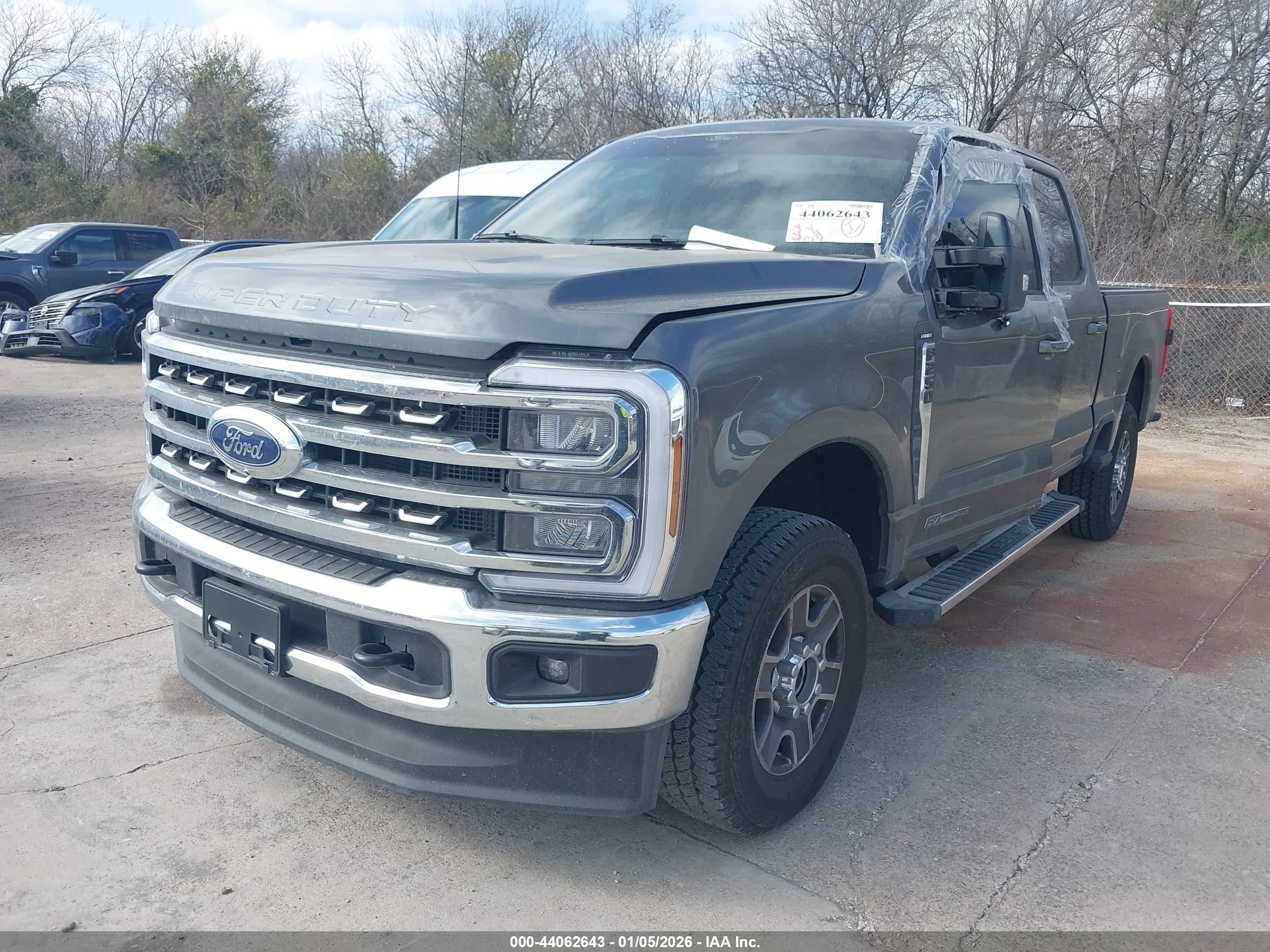 FORD F-250 image 2