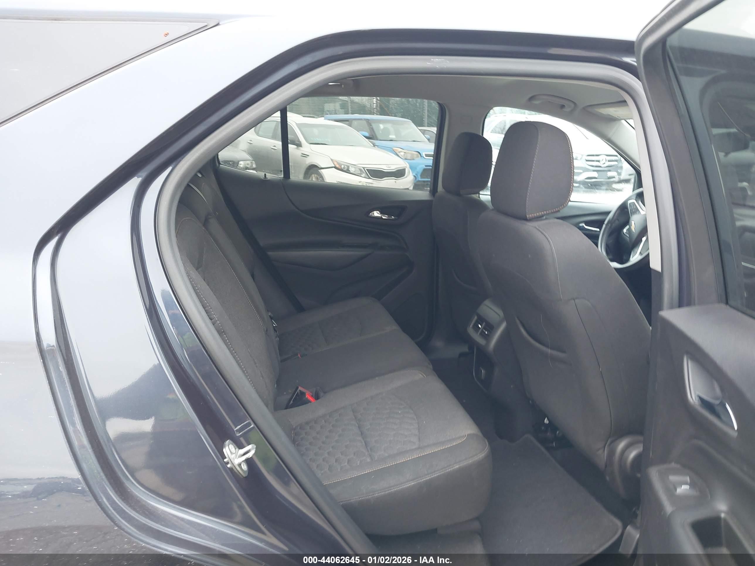 CHEVROLET EQUINOX image 8