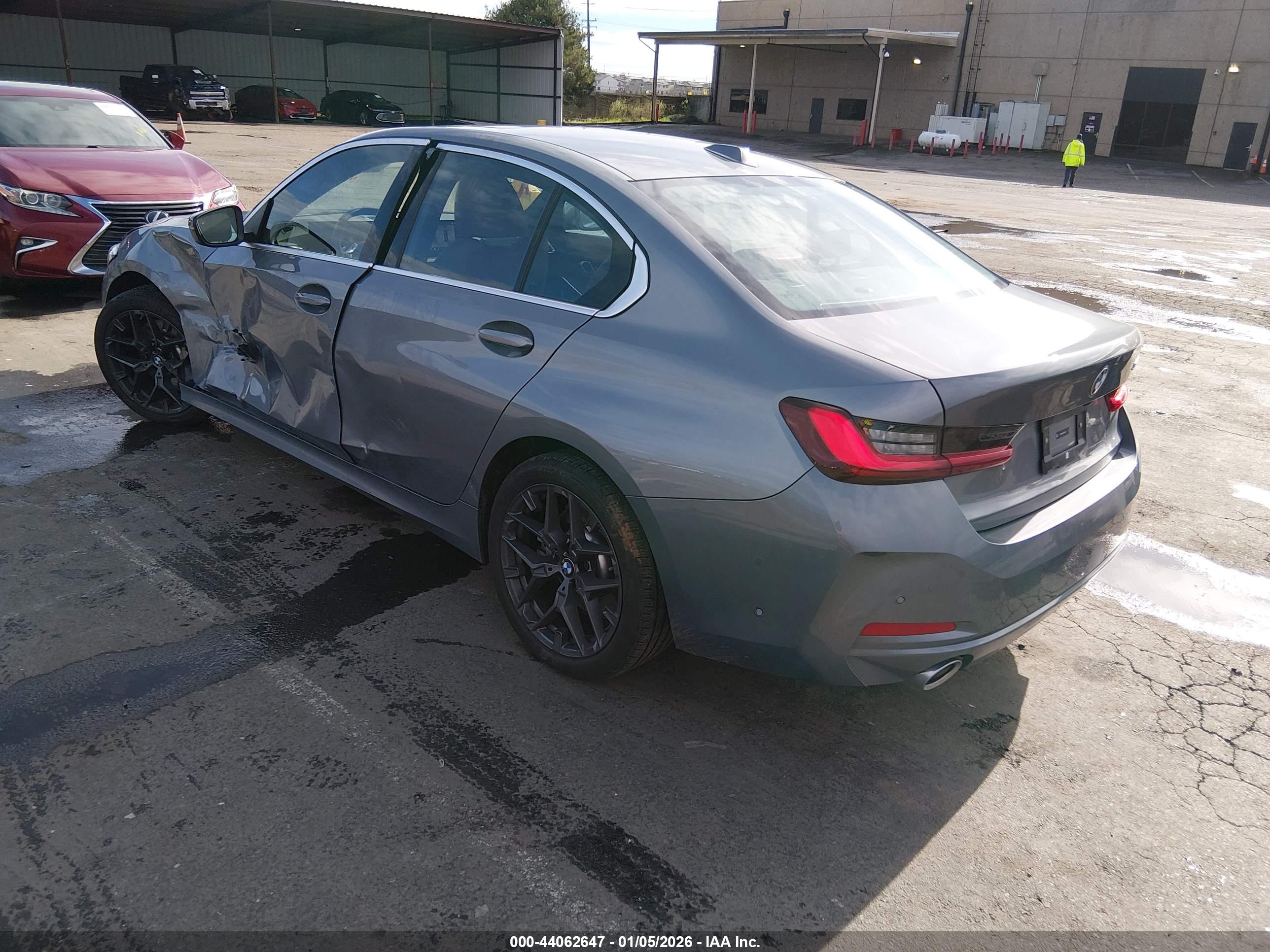 BMW 330I image 3
