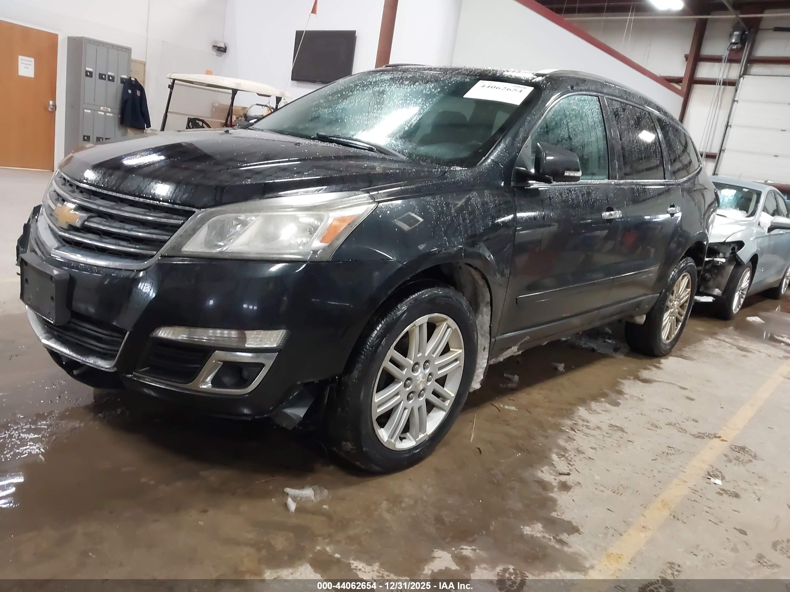 CHEVROLET TRAVERSE image 2