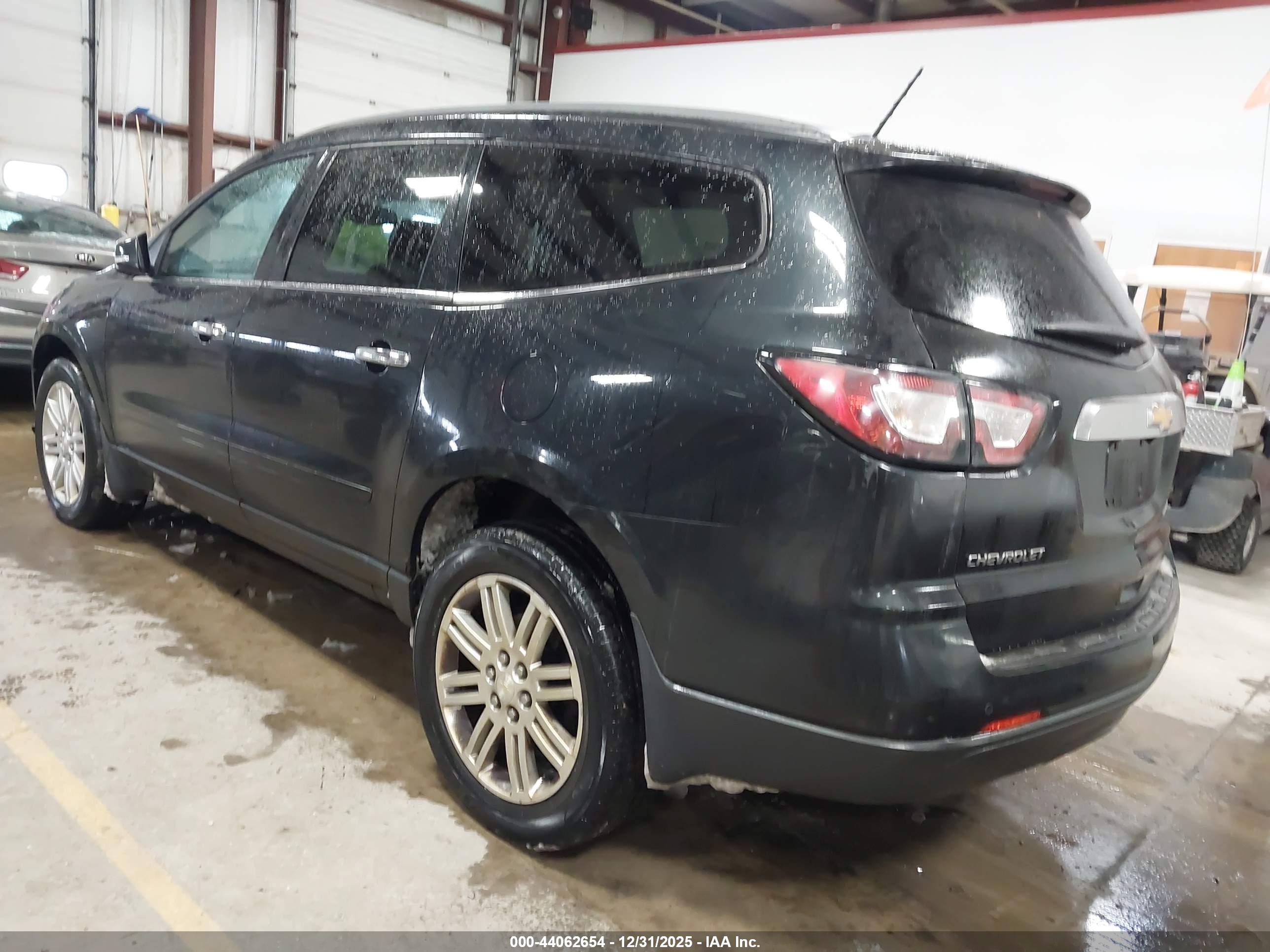 CHEVROLET TRAVERSE image 3
