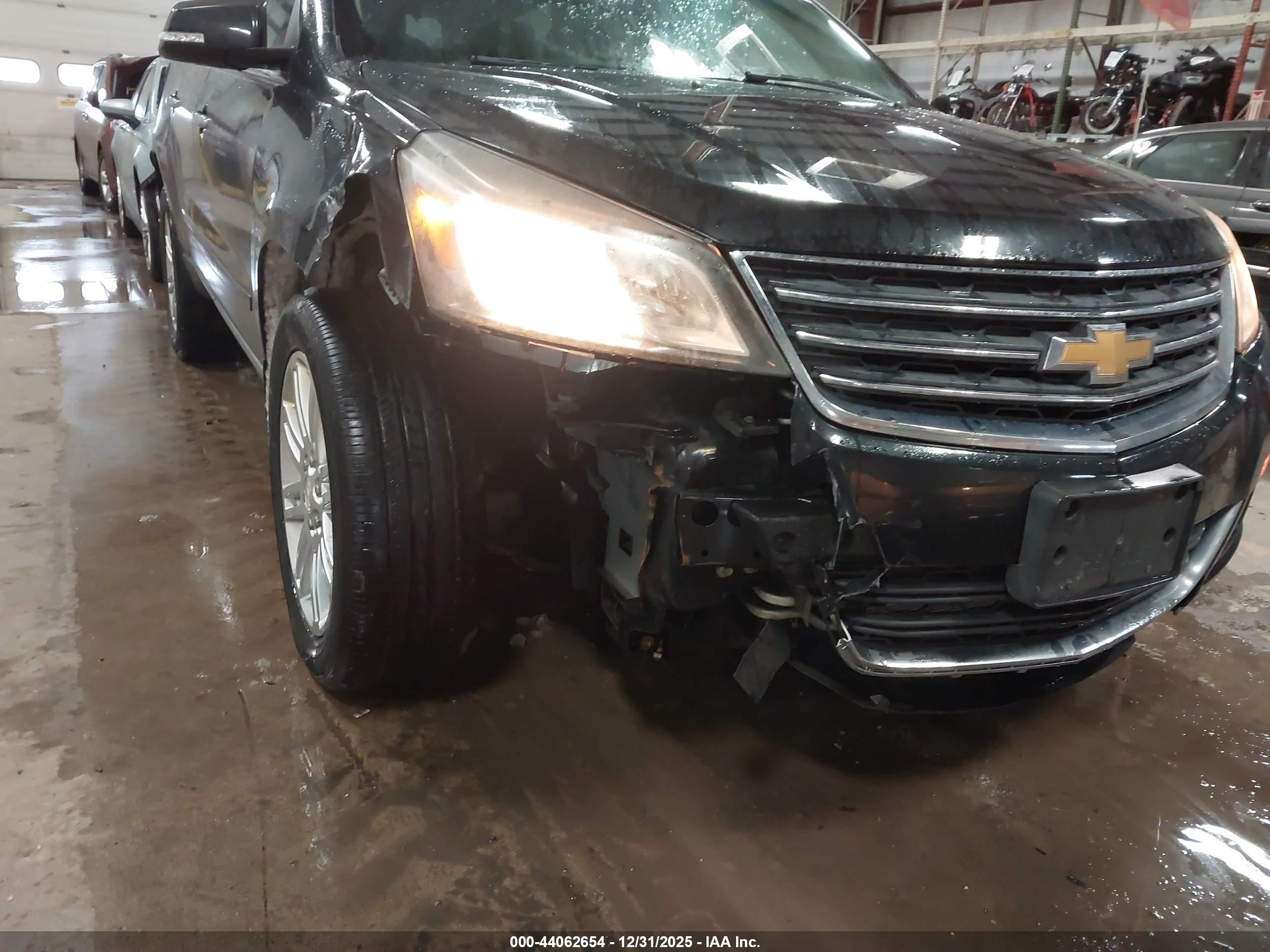 CHEVROLET TRAVERSE image 6