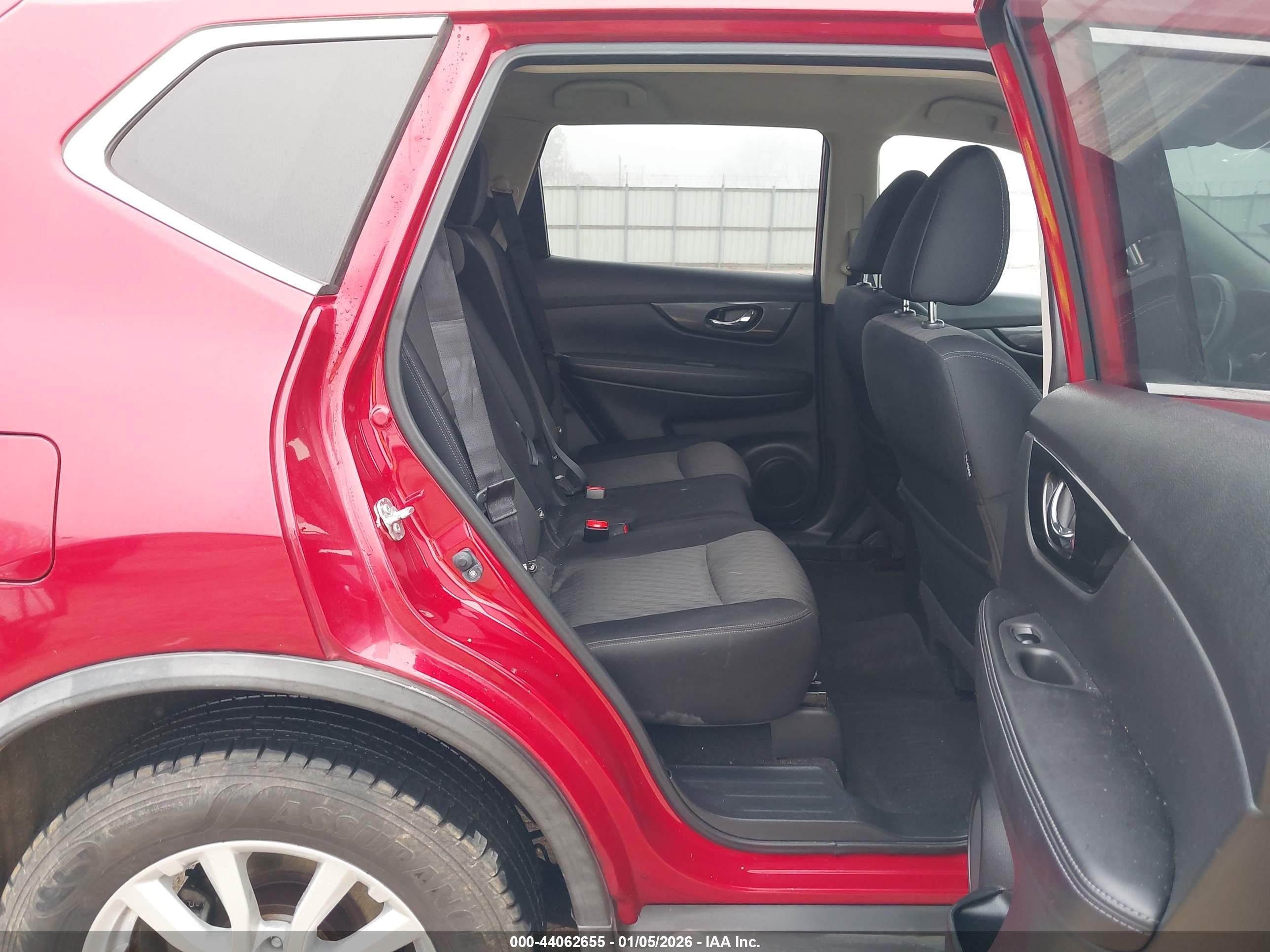 NISSAN ROGUE image 8