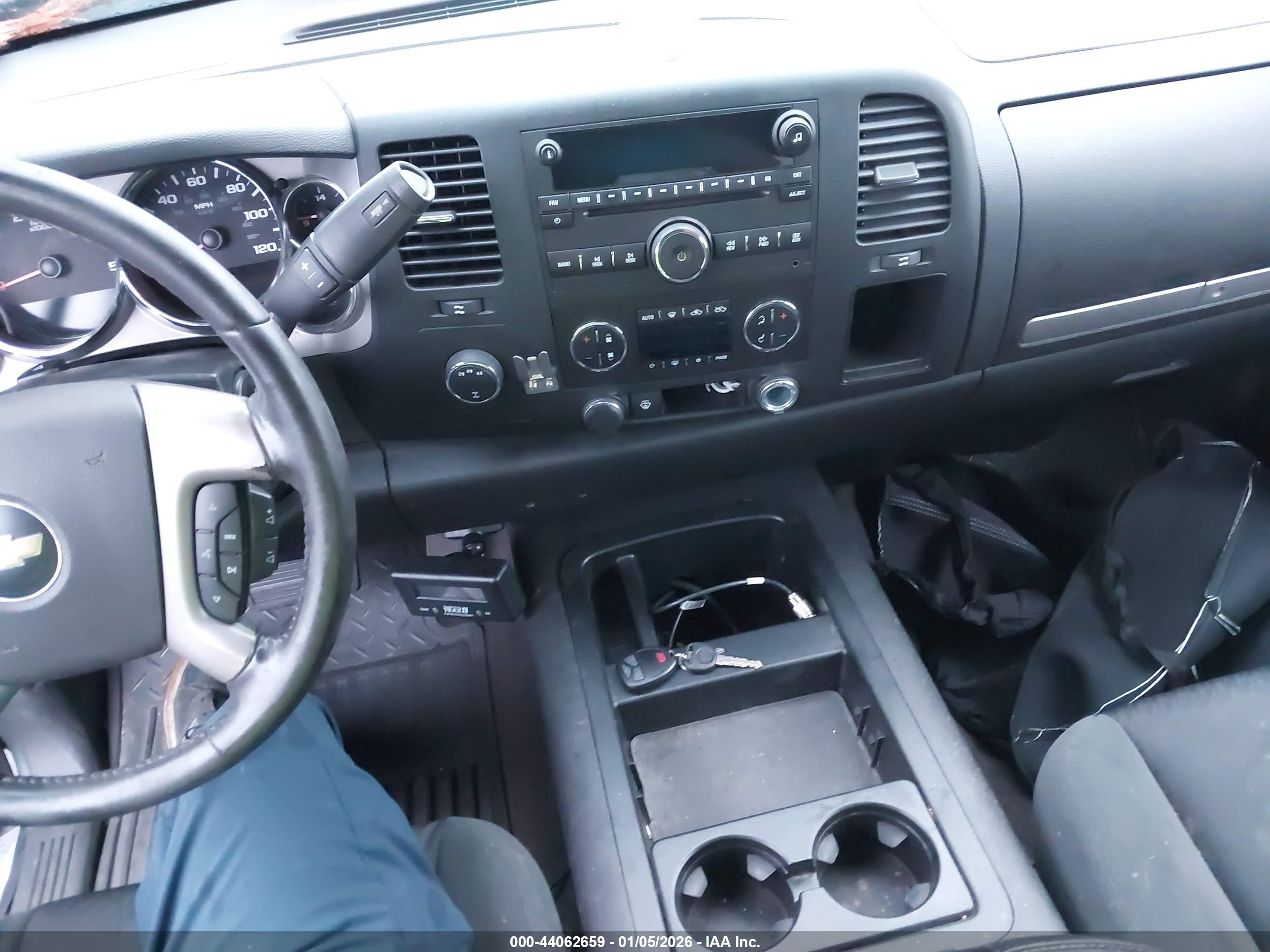 CHEVROLET SILVERADO image 11