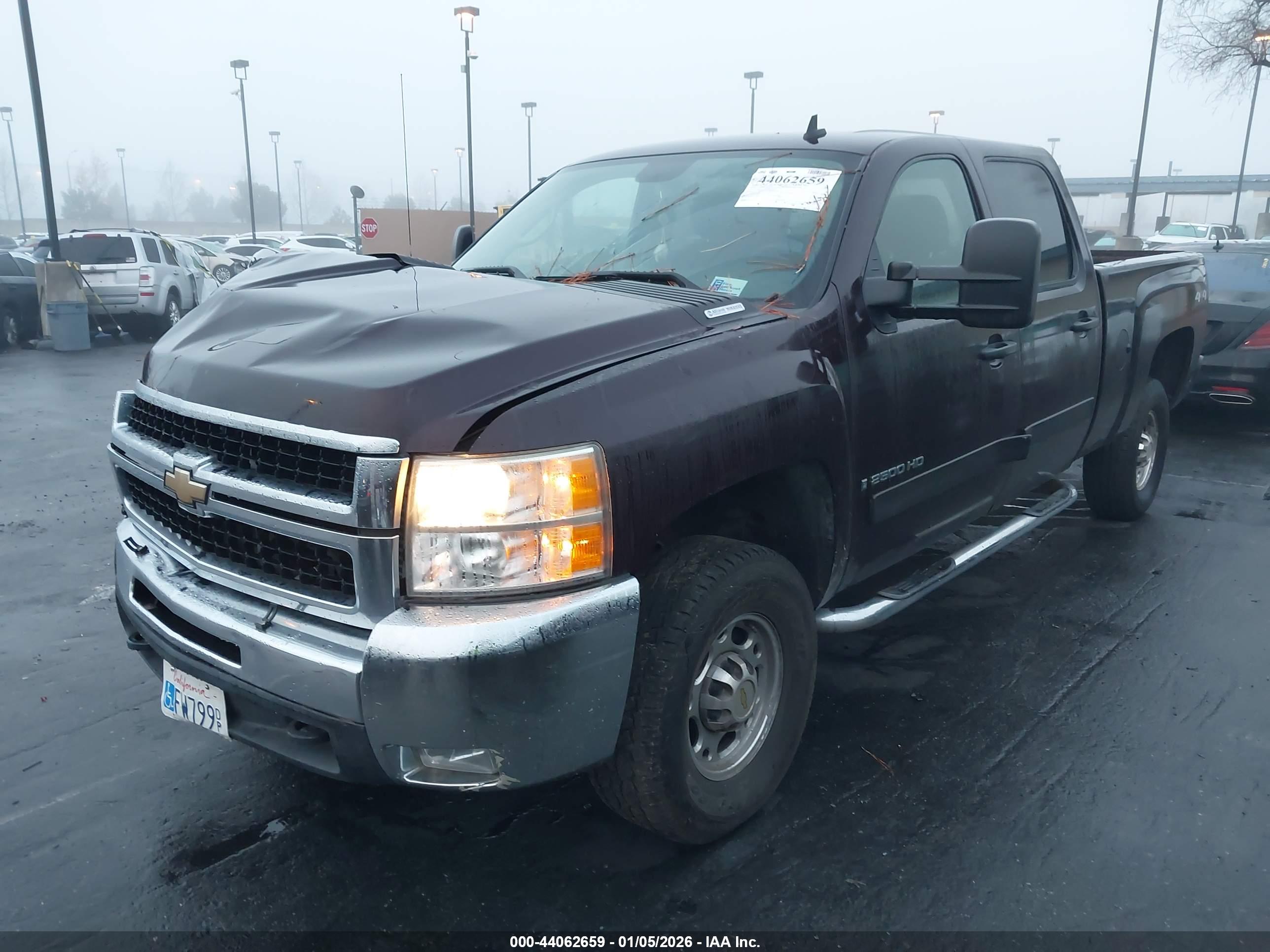 CHEVROLET SILVERADO image 2