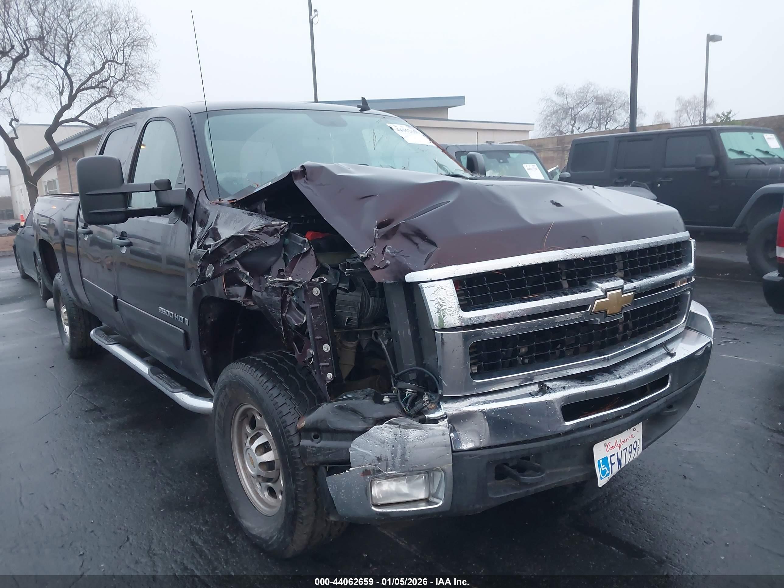 CHEVROLET SILVERADO image 6