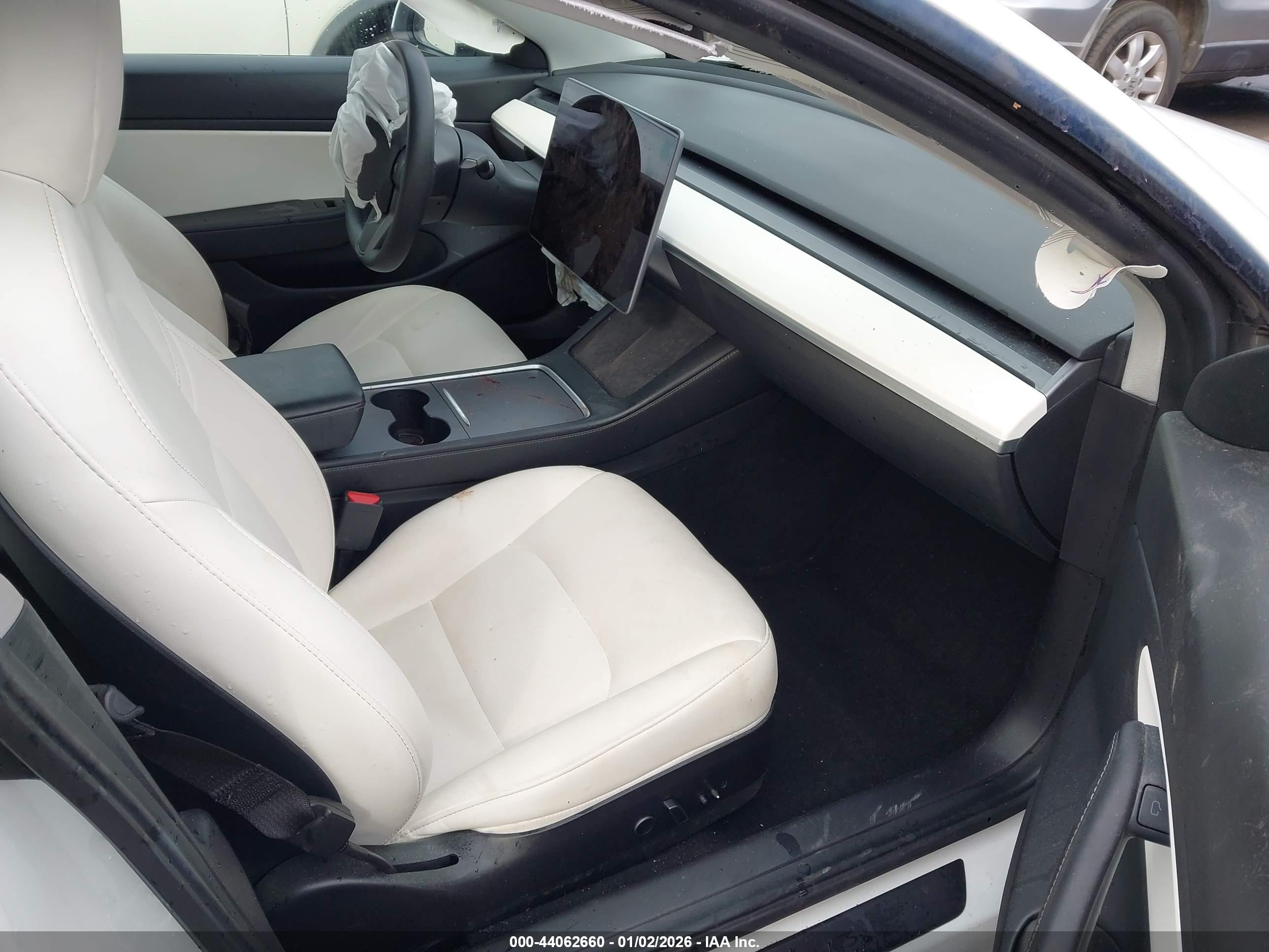 TESLA MODEL image 5