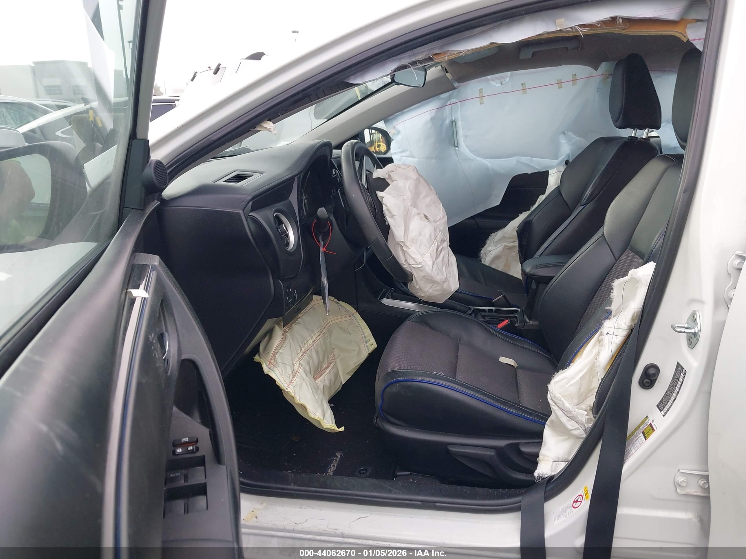 TOYOTA COROLLA image 5