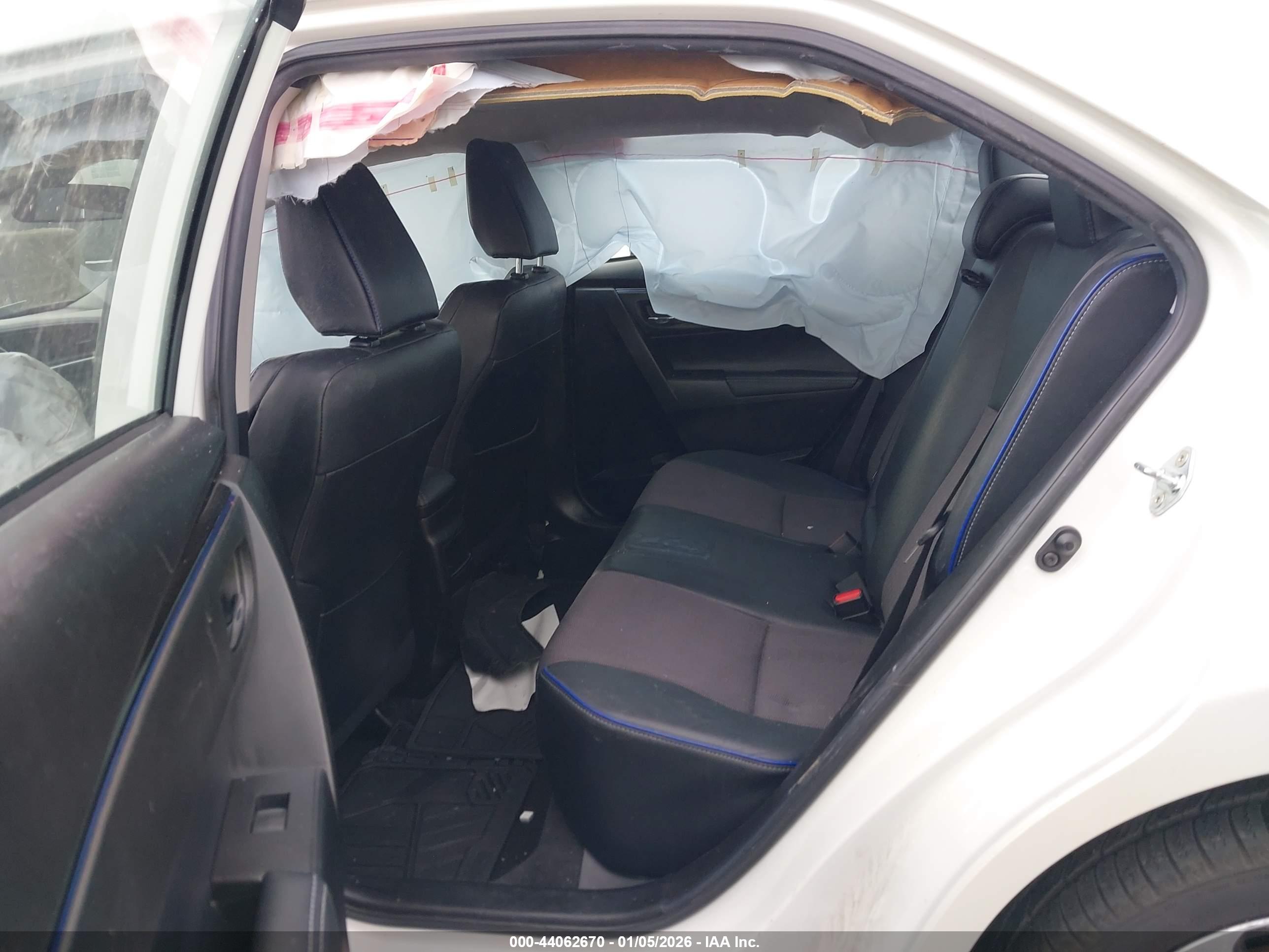 TOYOTA COROLLA image 8