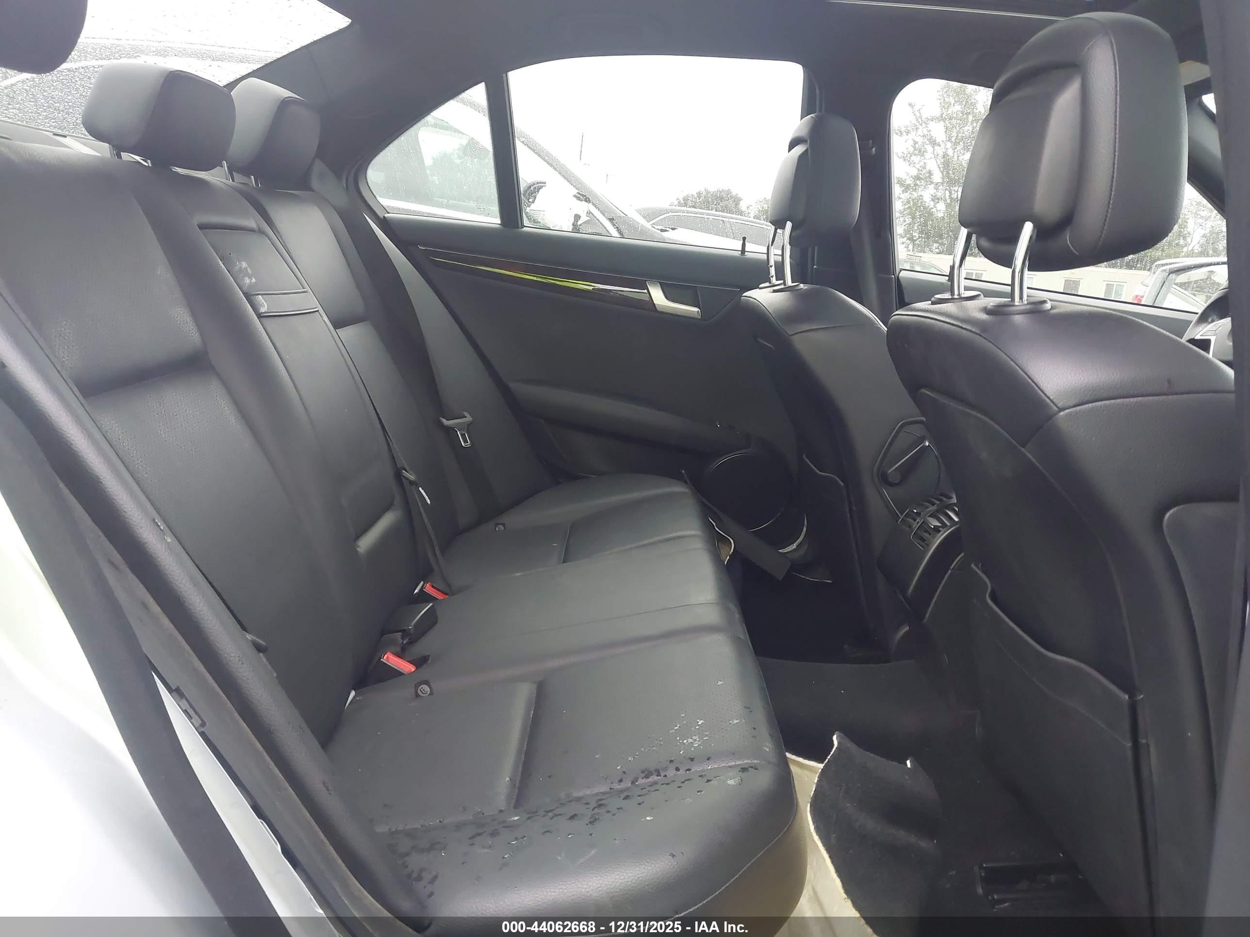 MERCEDES-BENZ C image 8
