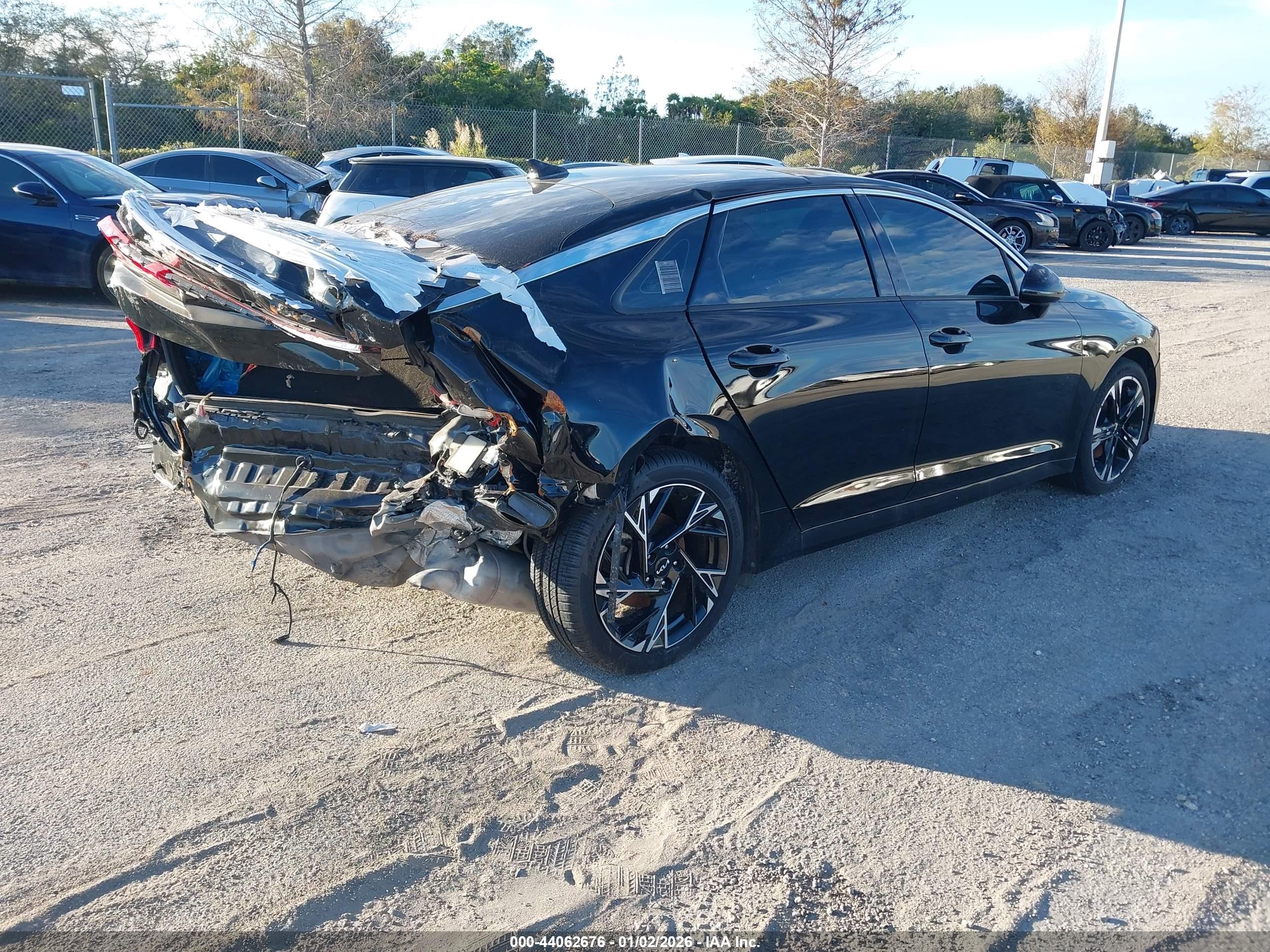 KIA K5 image 4