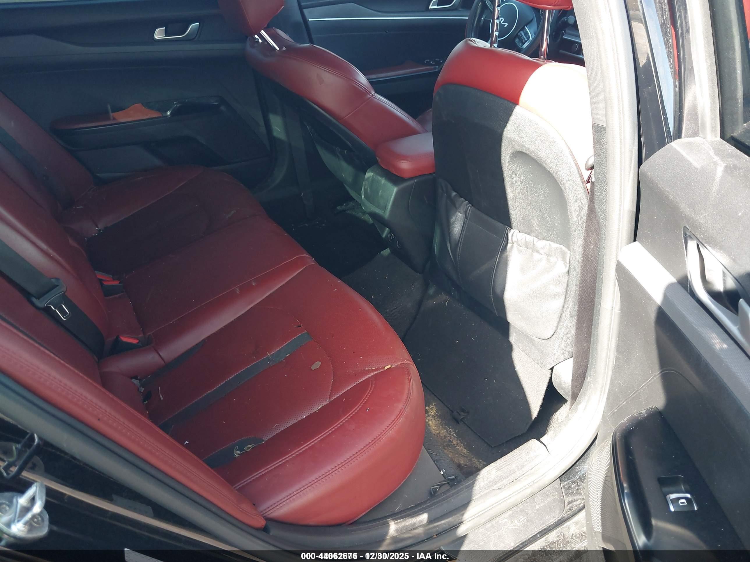 KIA K5 image 8