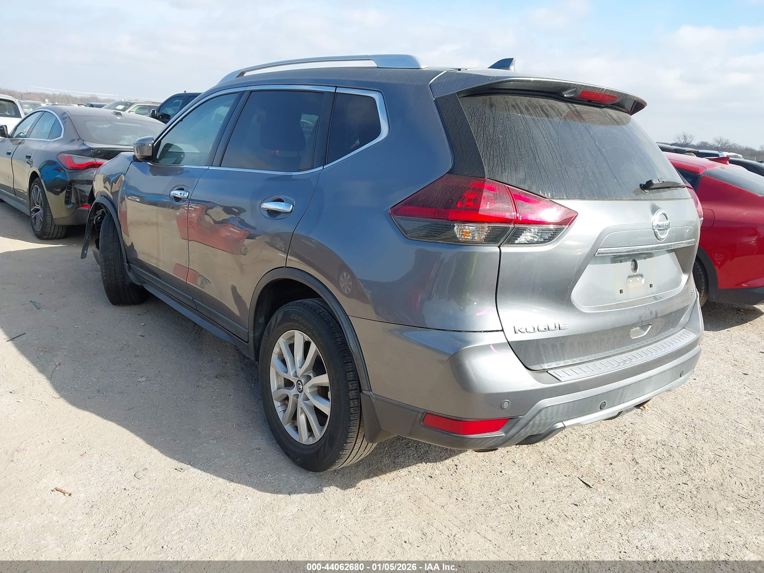 NISSAN ROGUE image 3