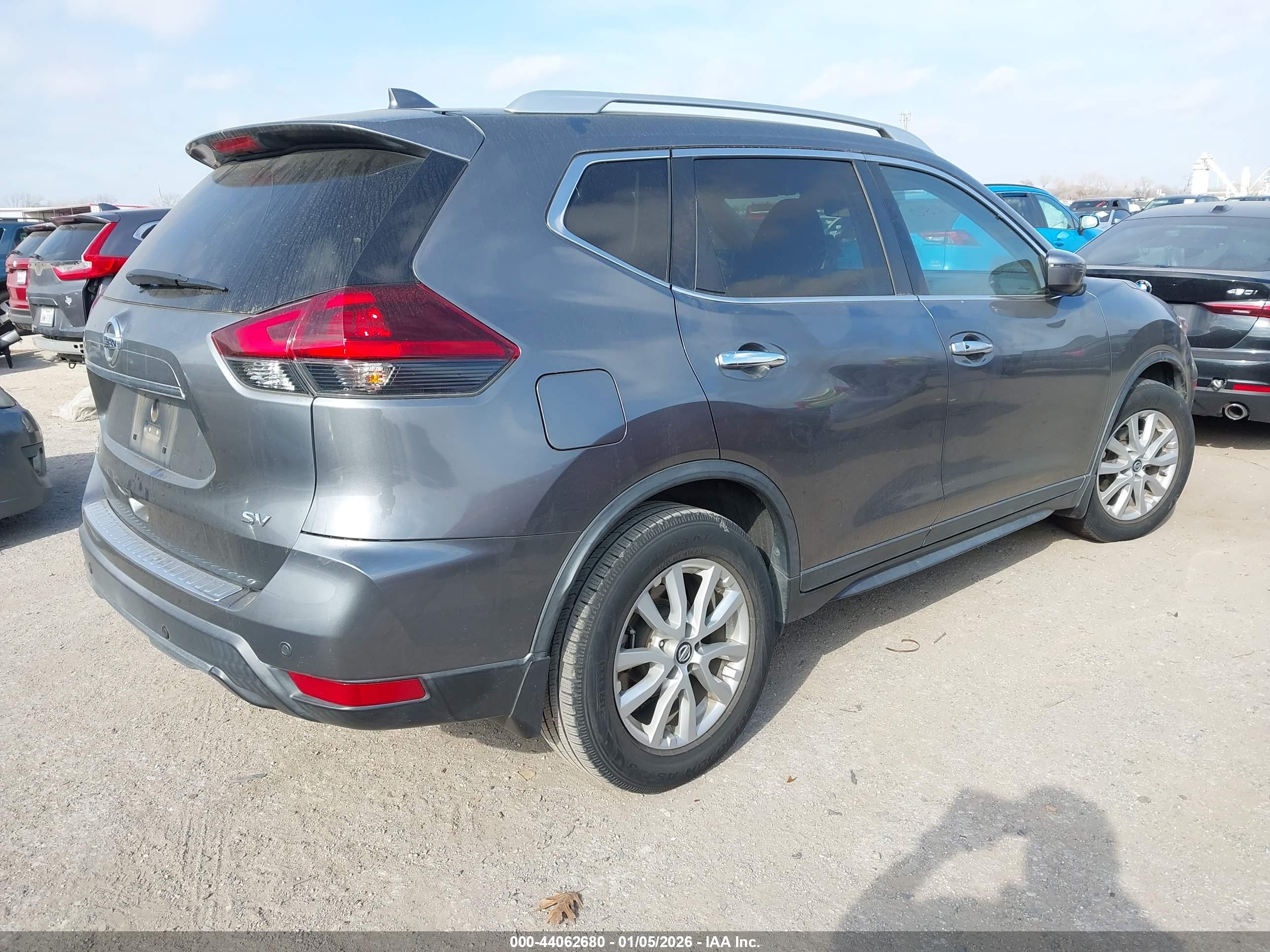 NISSAN ROGUE image 4