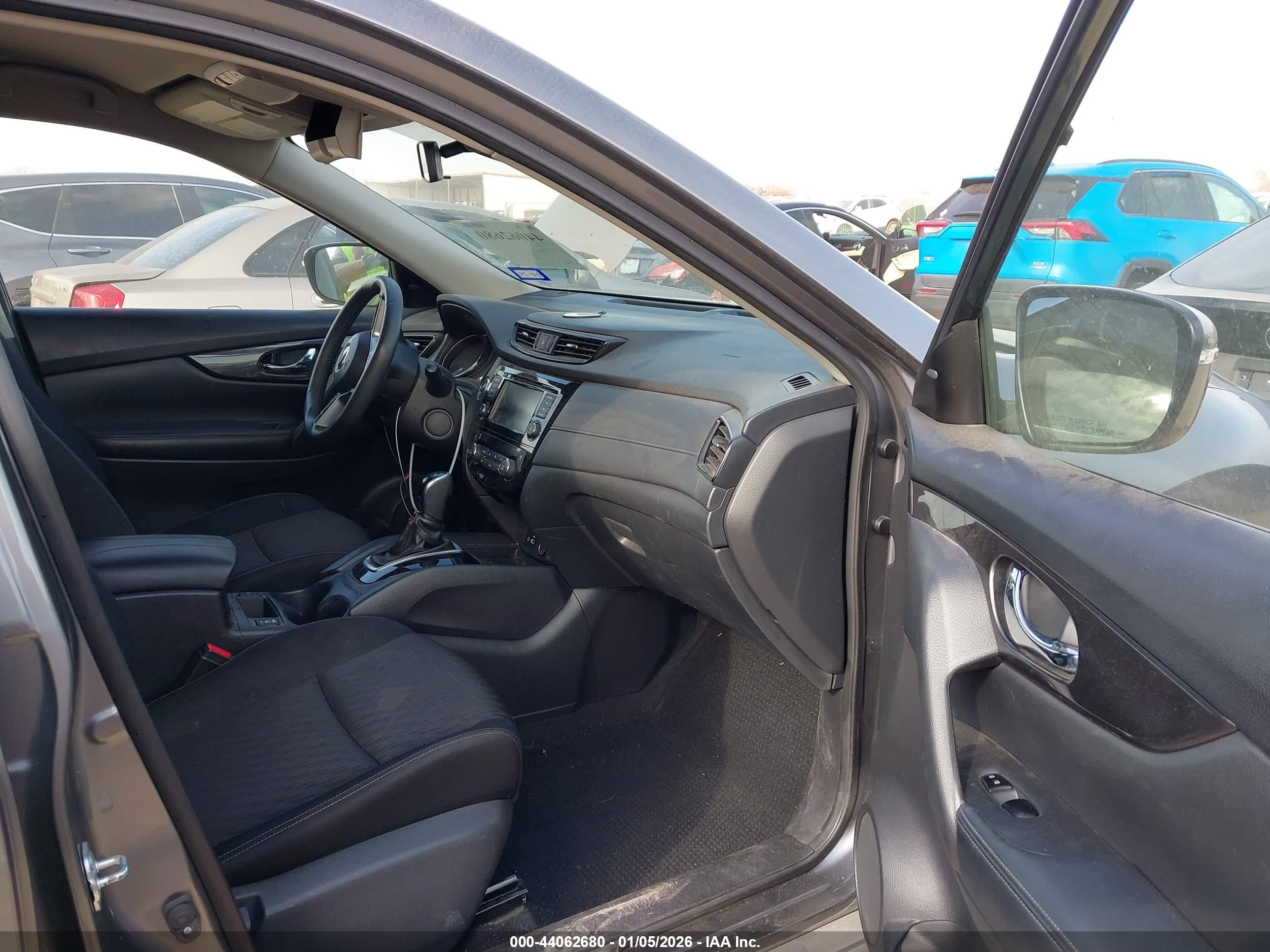 NISSAN ROGUE image 5