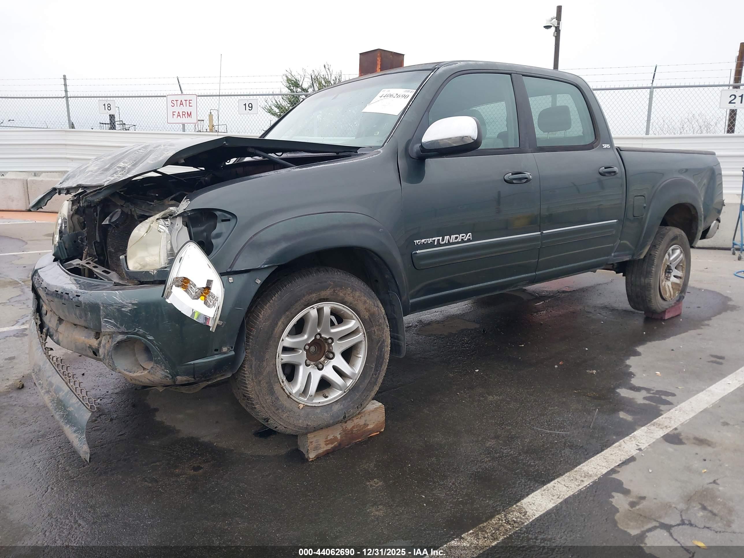 TOYOTA TUNDRA image 2
