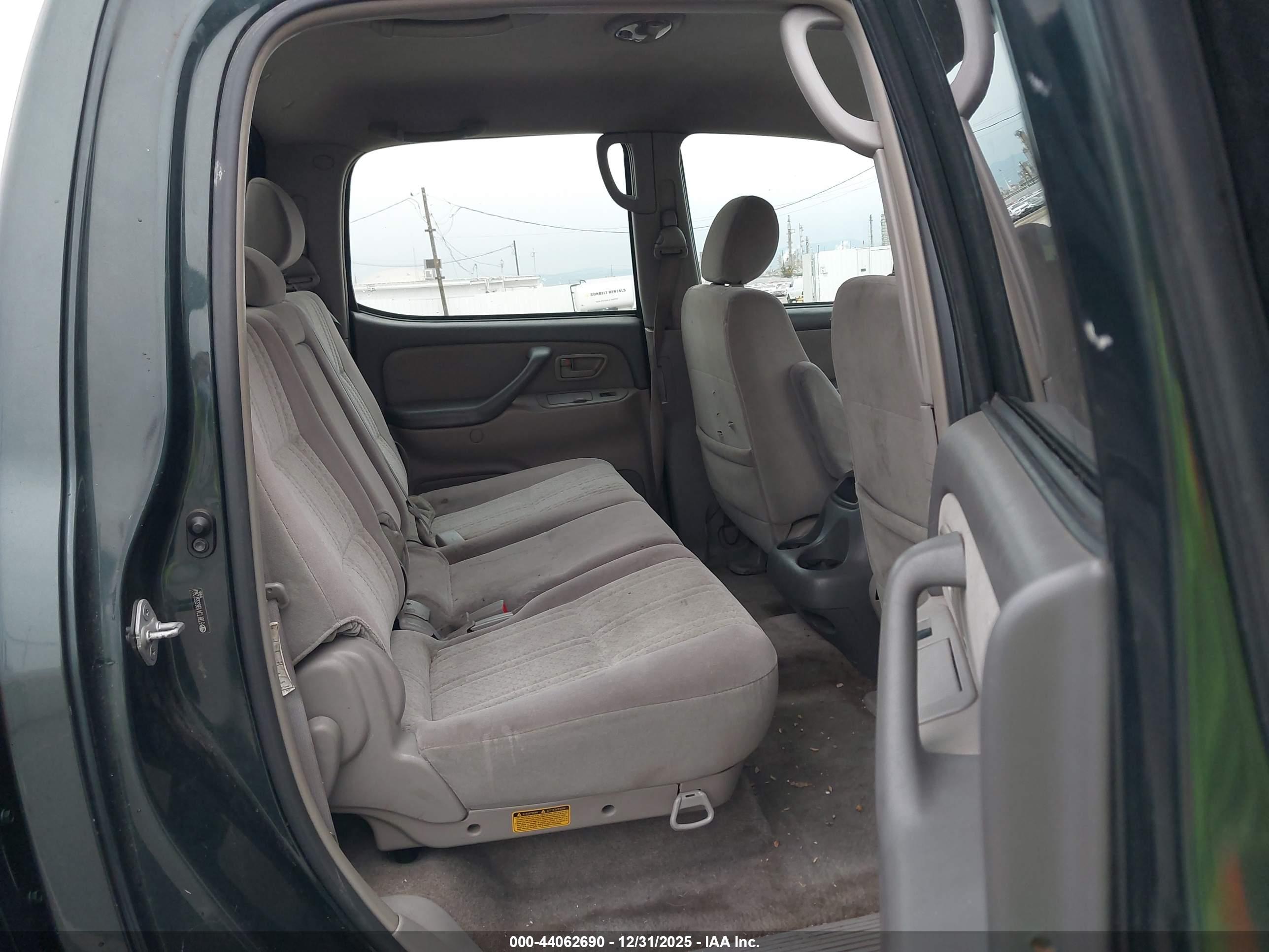 TOYOTA TUNDRA image 8