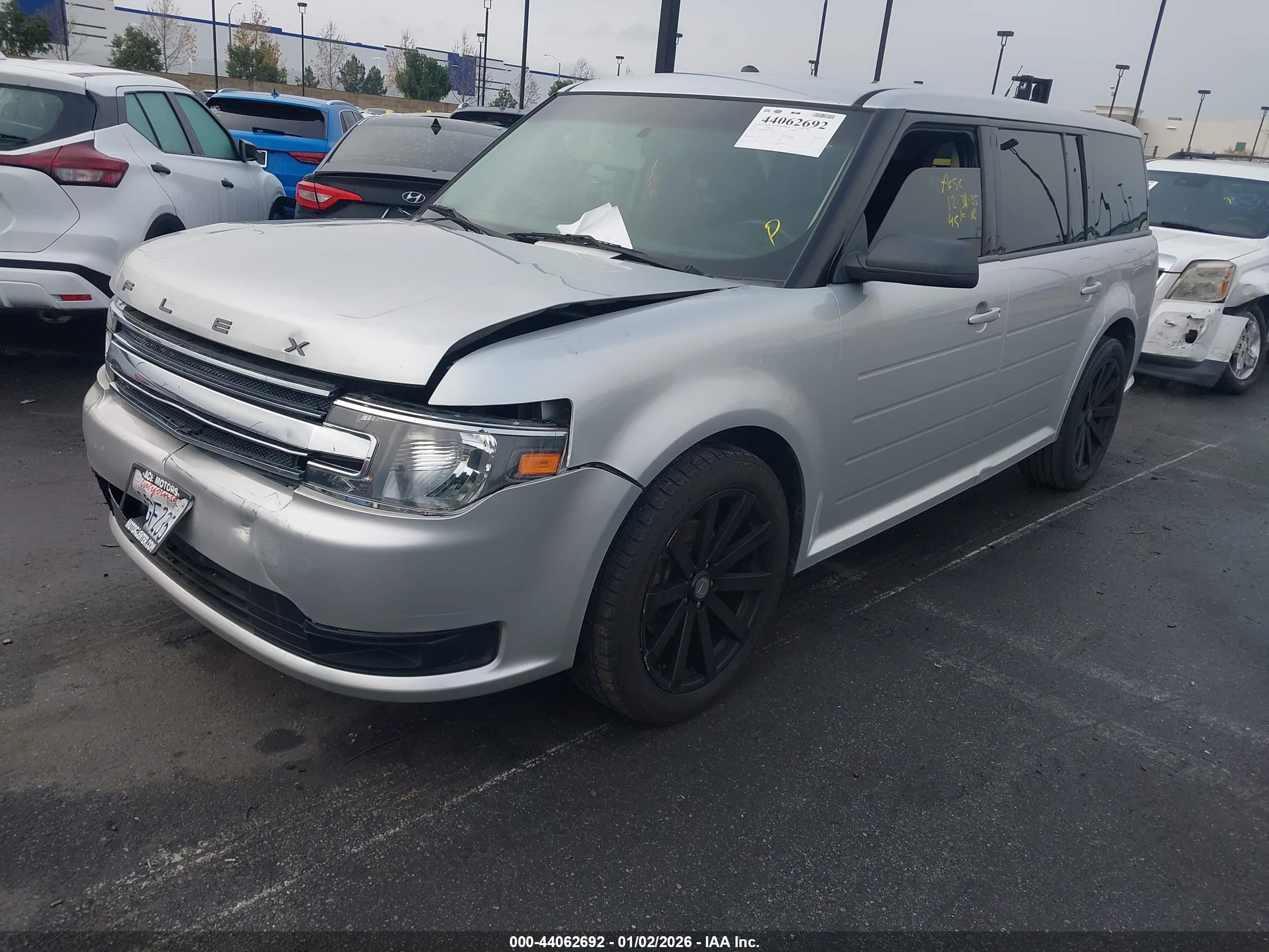 FORD FLEX image 2