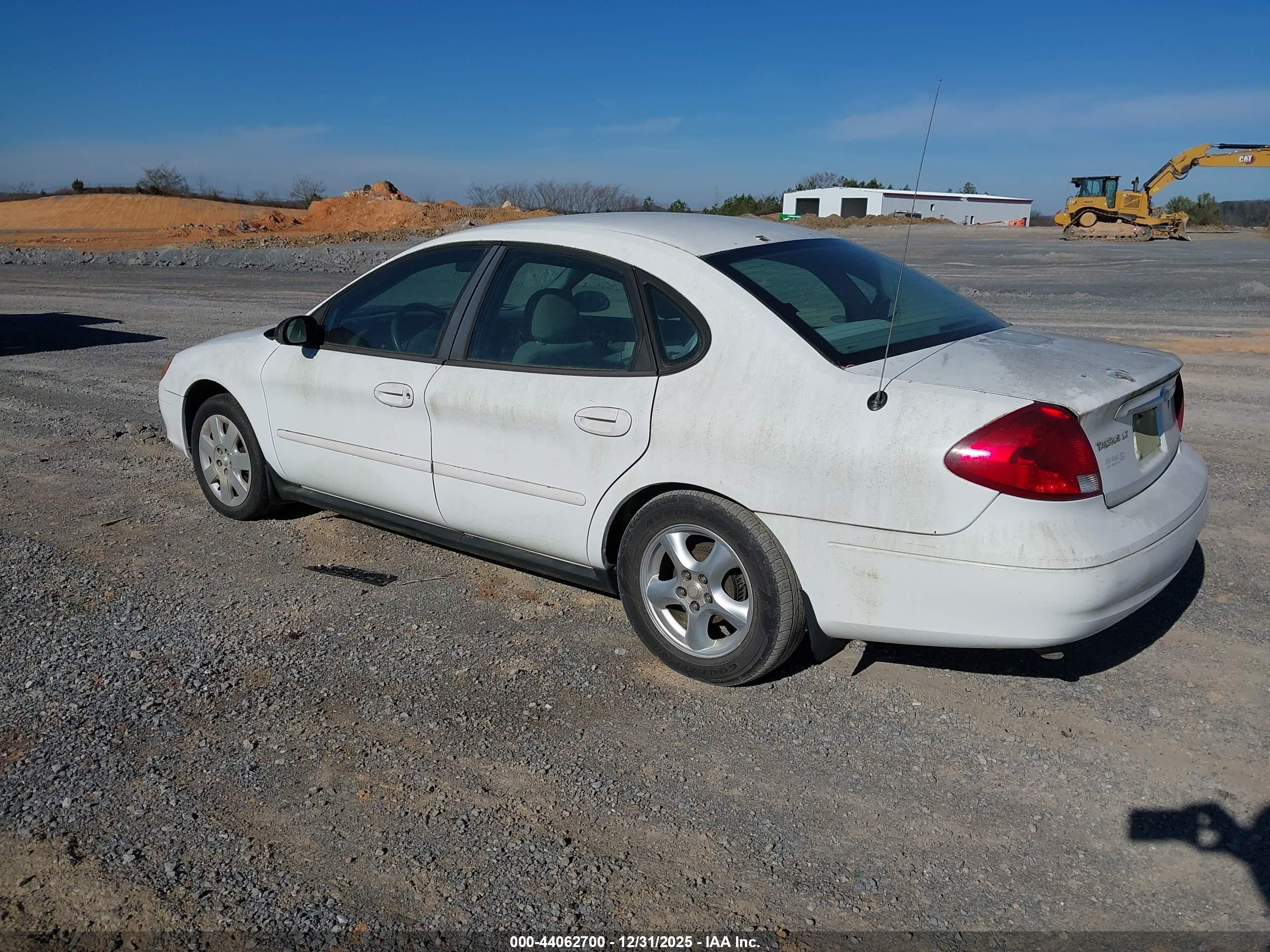 FORD TAURUS image 3