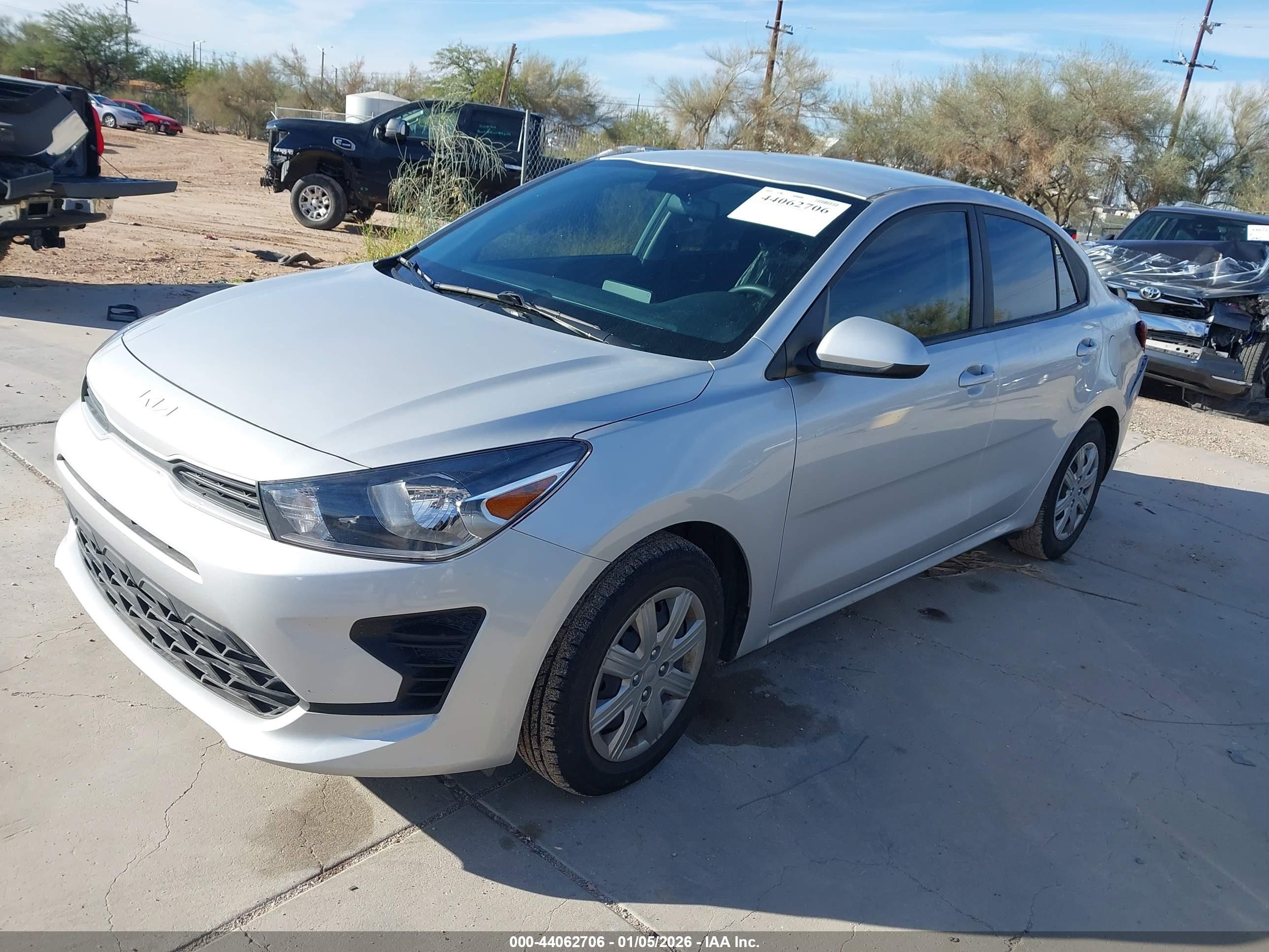 KIA RIO image 2