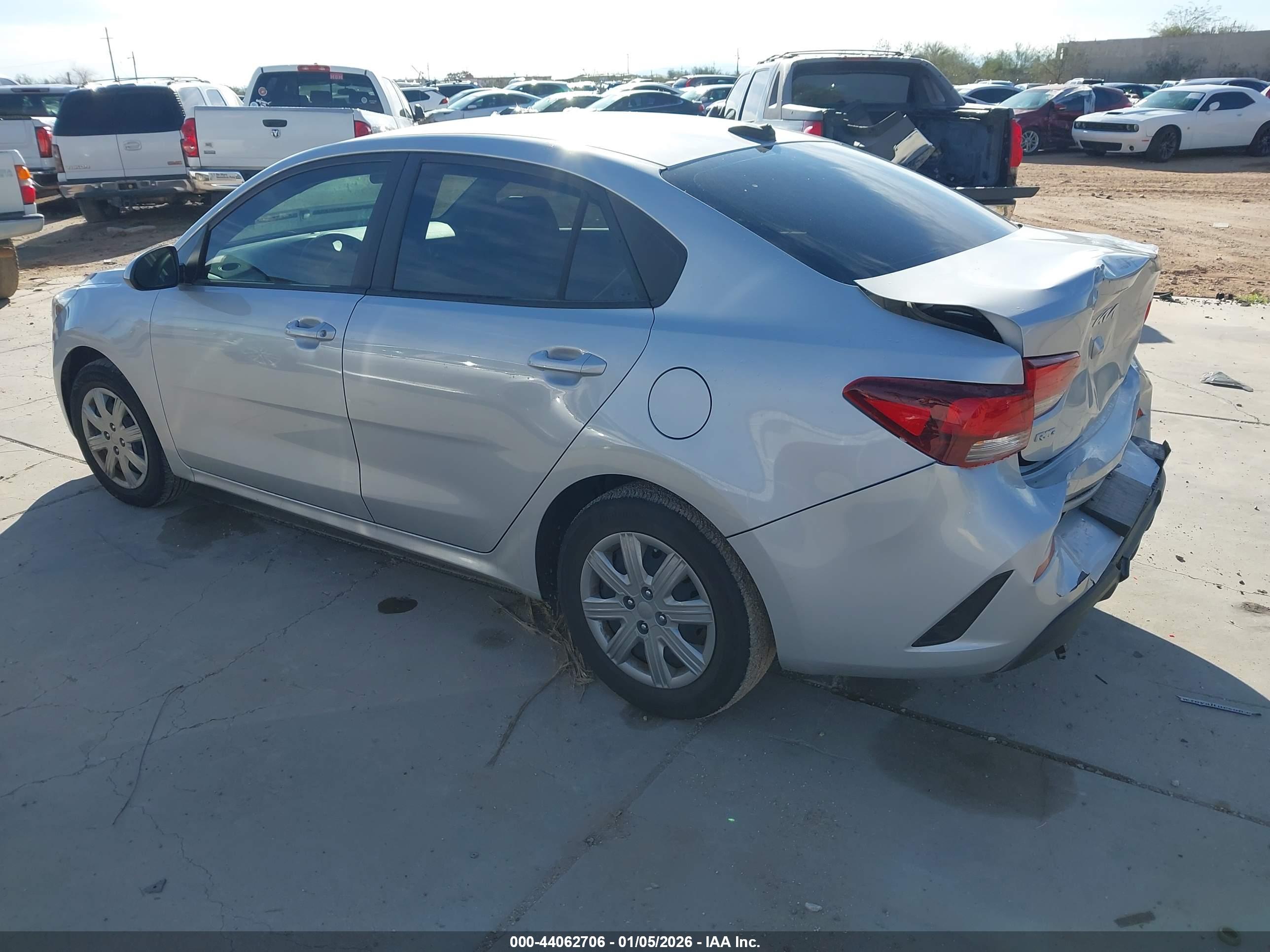 KIA RIO image 3