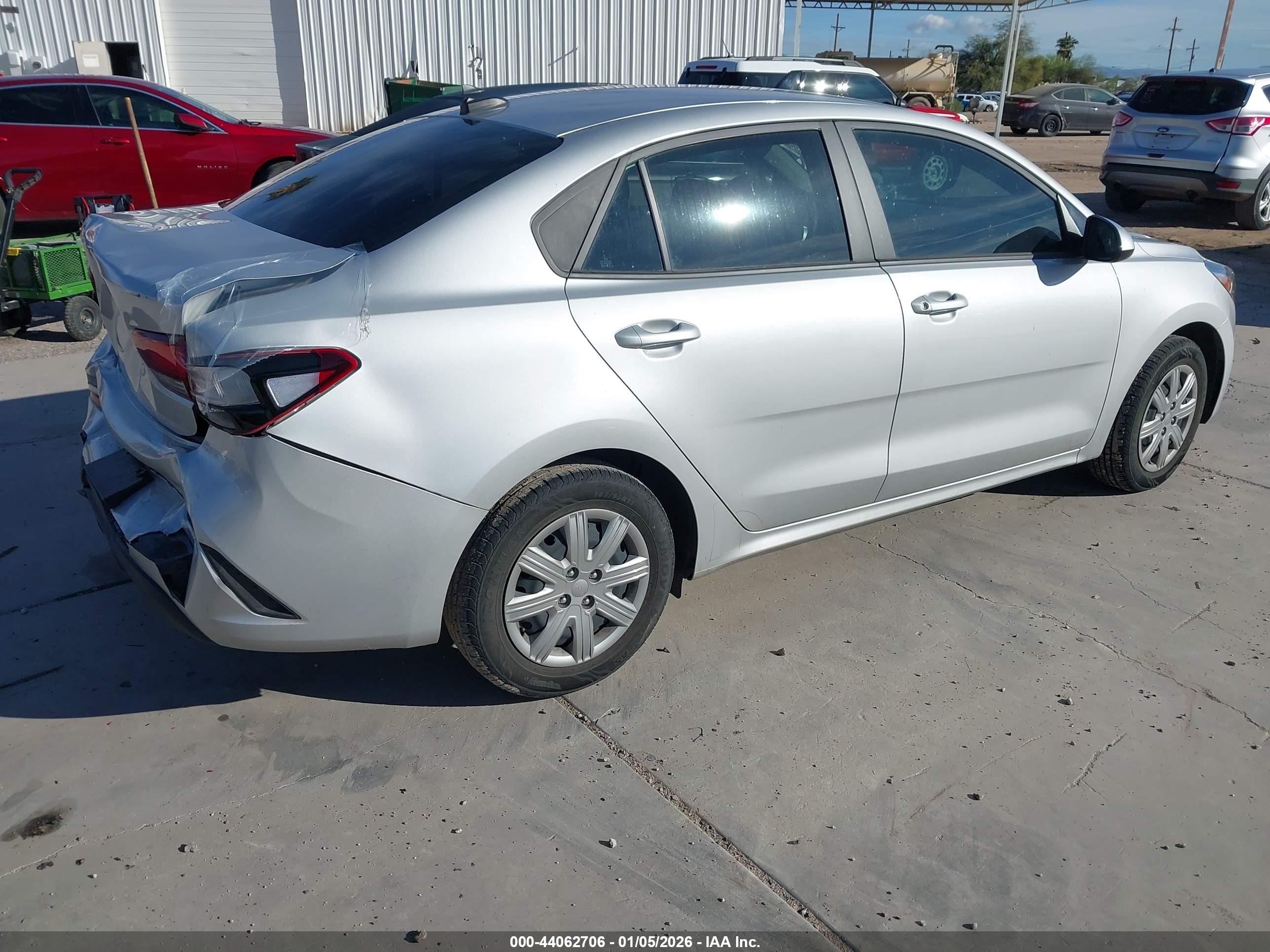 KIA RIO image 4