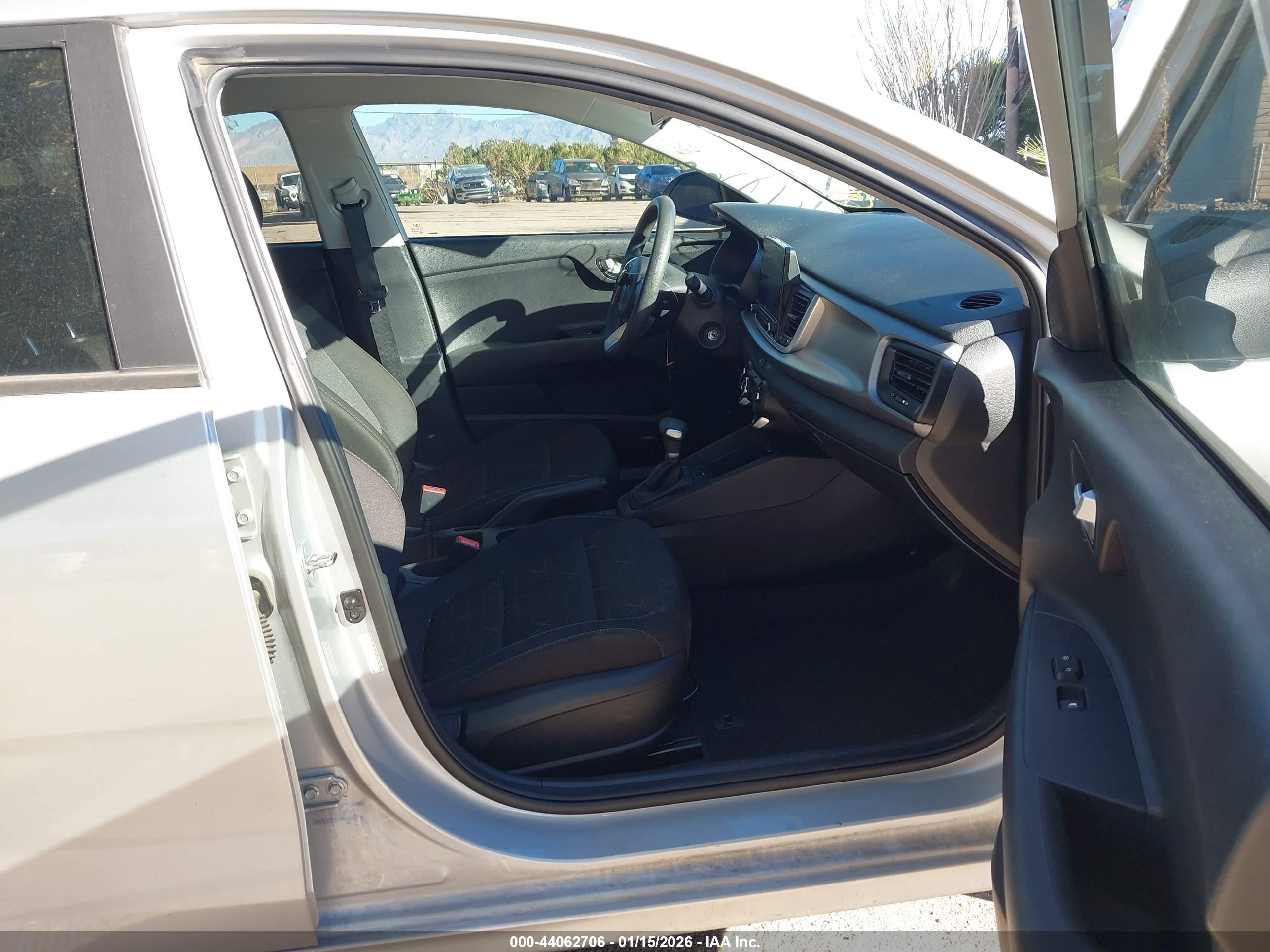 KIA RIO image 5