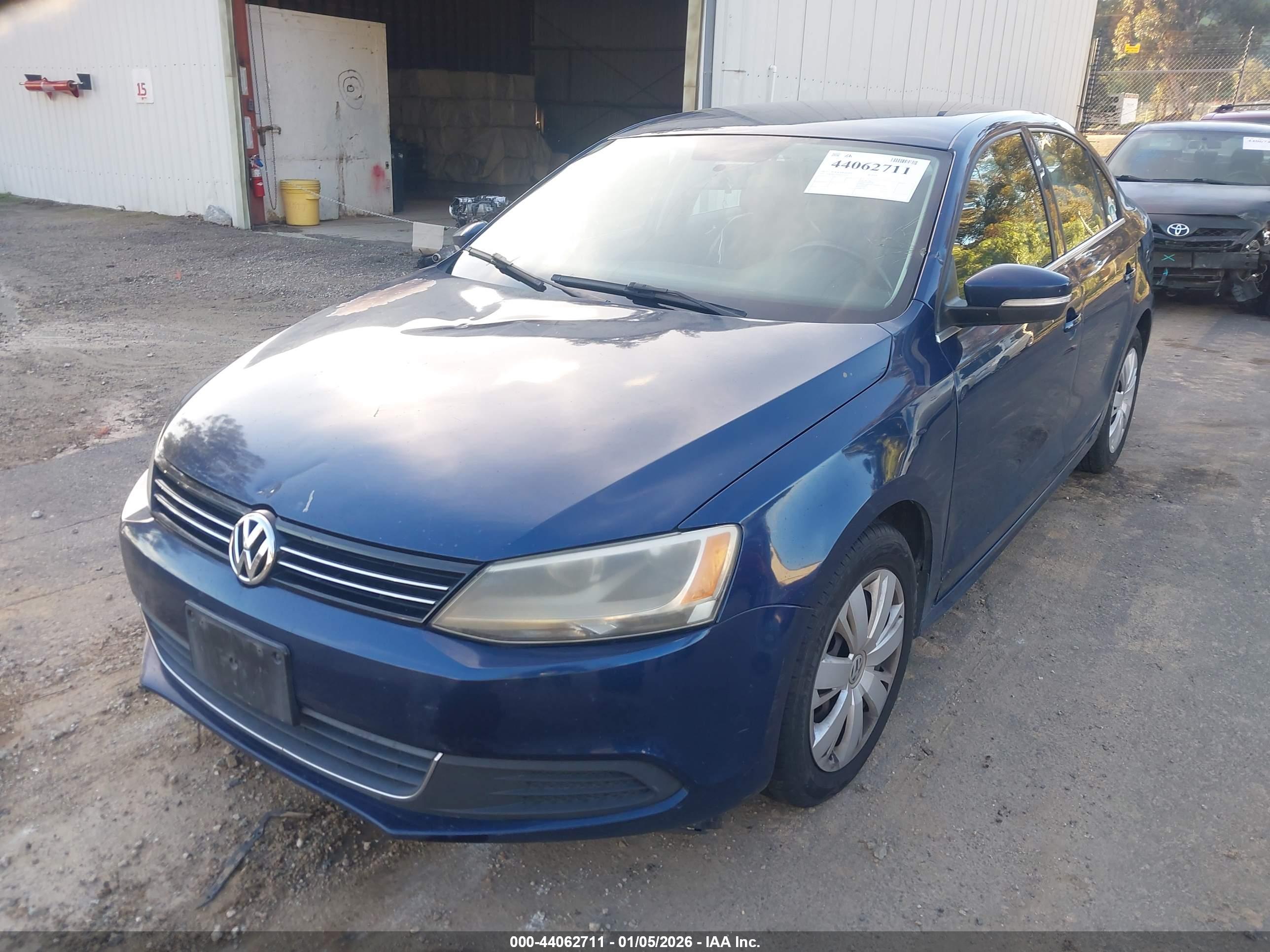 VOLKSWAGEN JETTA image 2