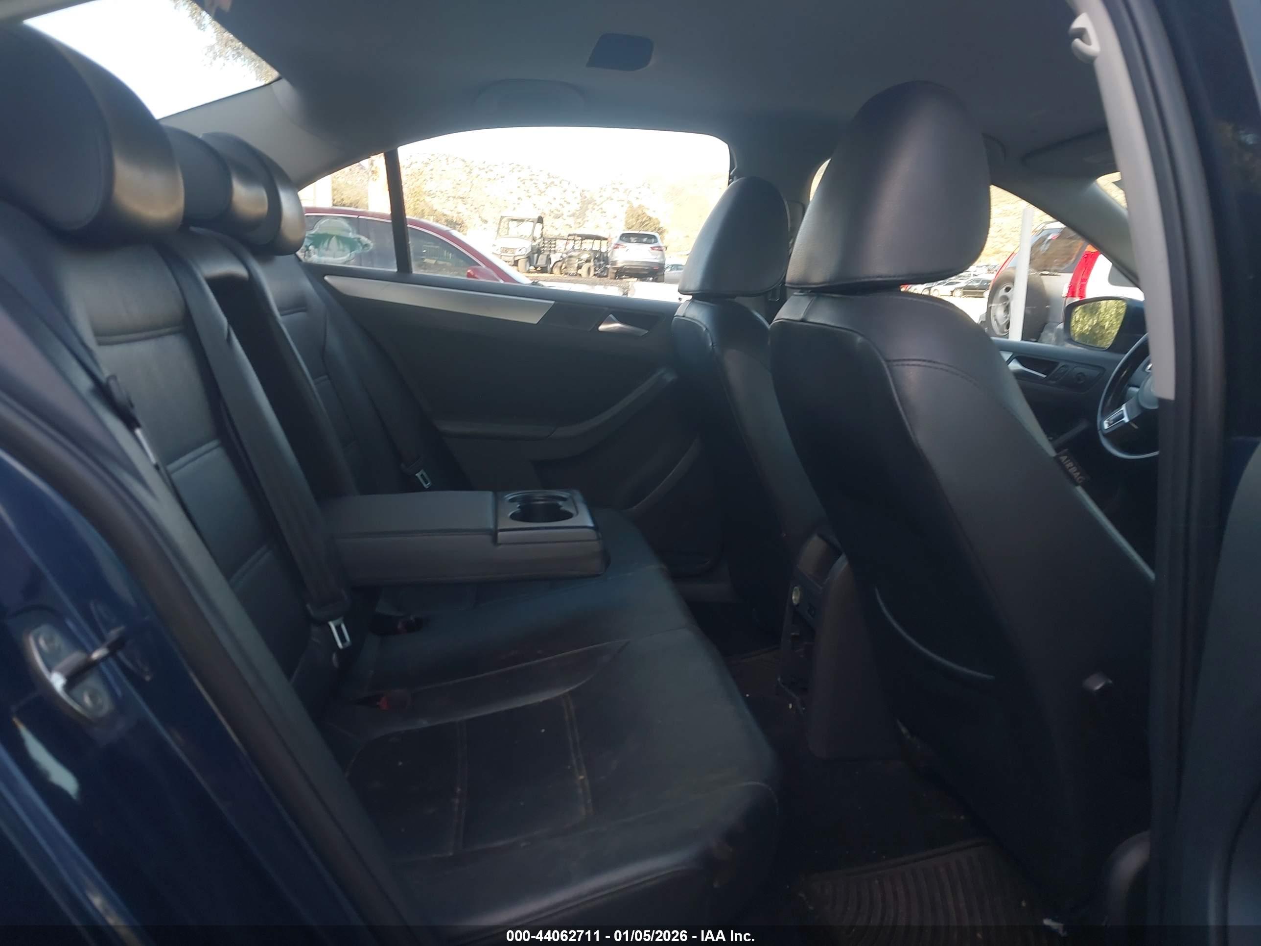 VOLKSWAGEN JETTA image 8