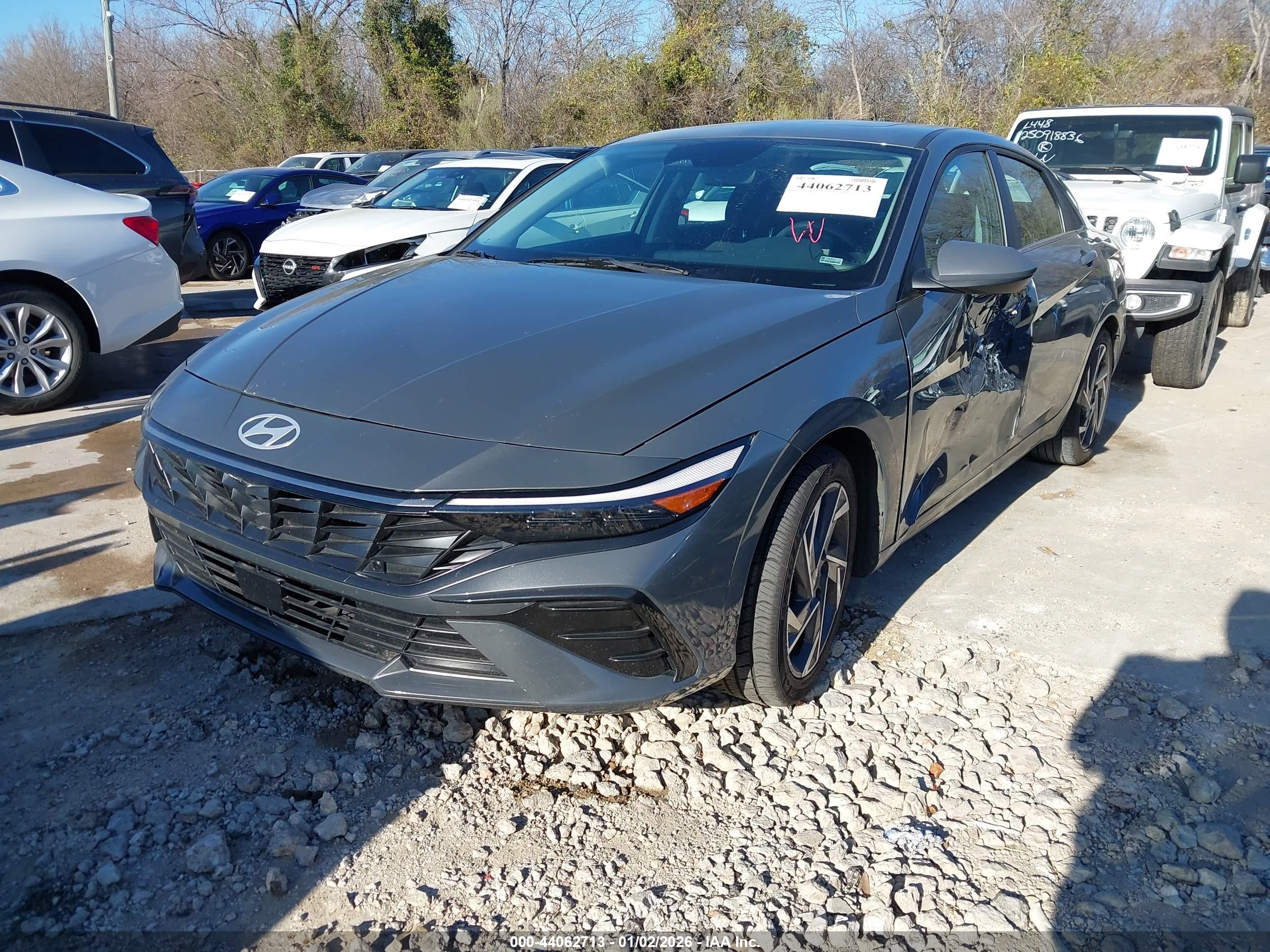 HYUNDAI ELANTRA image 2
