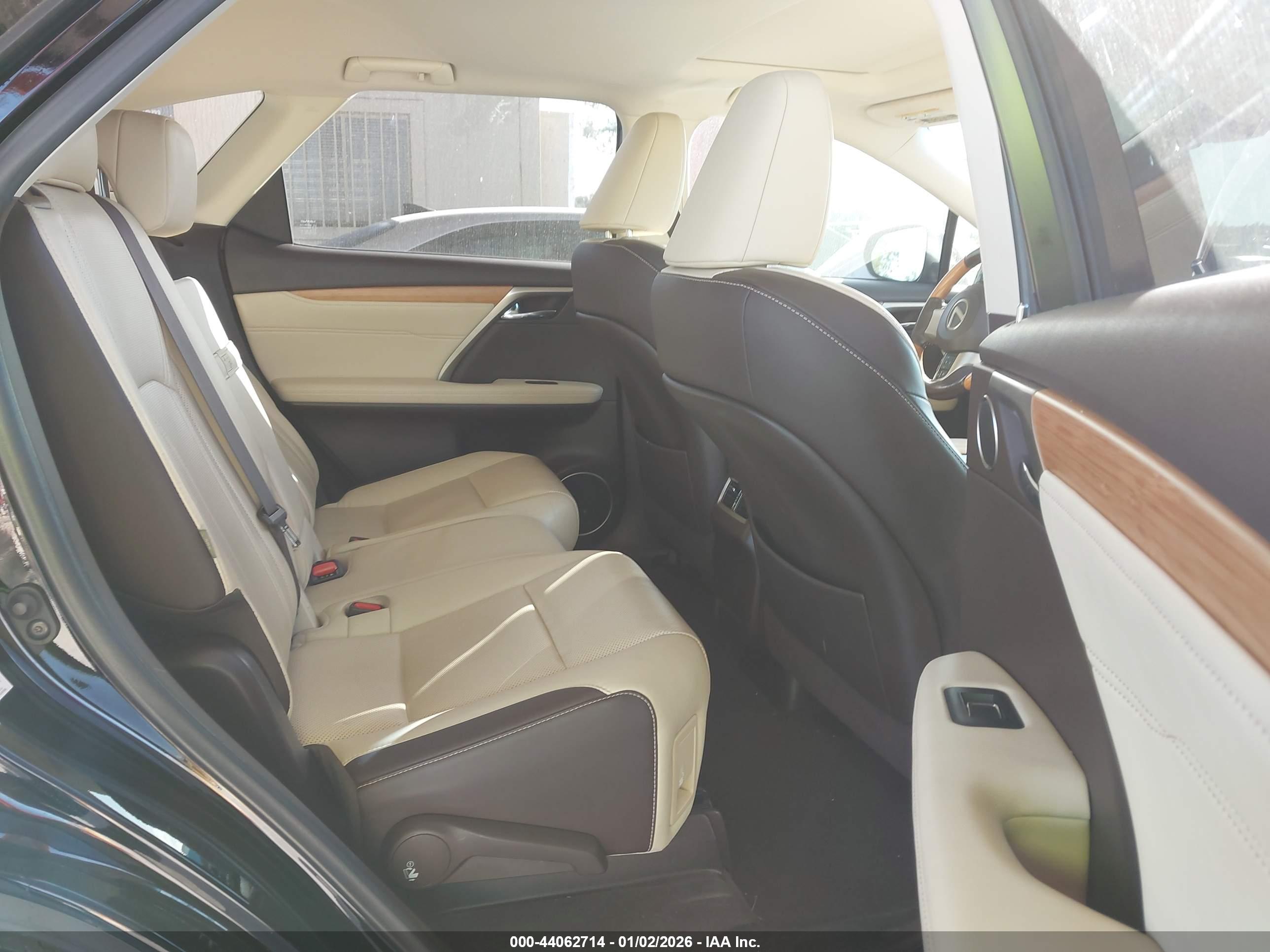 LEXUS RX image 8