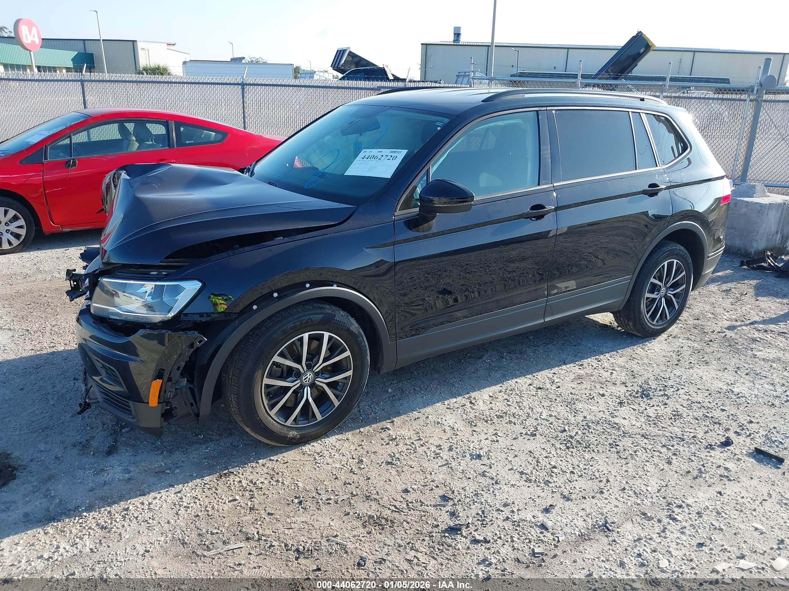 VOLKSWAGEN TIGUAN image 2
