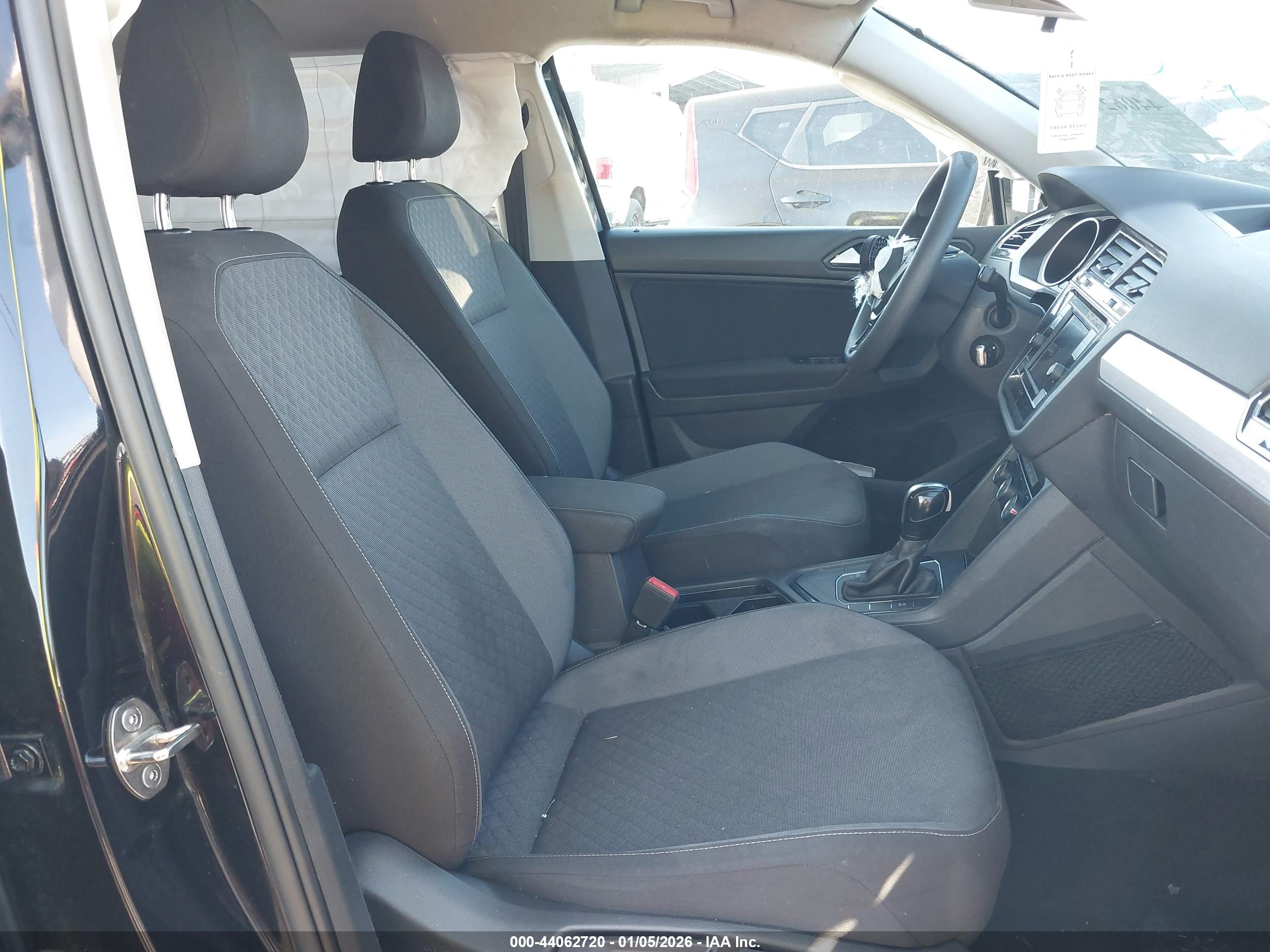 VOLKSWAGEN TIGUAN image 5