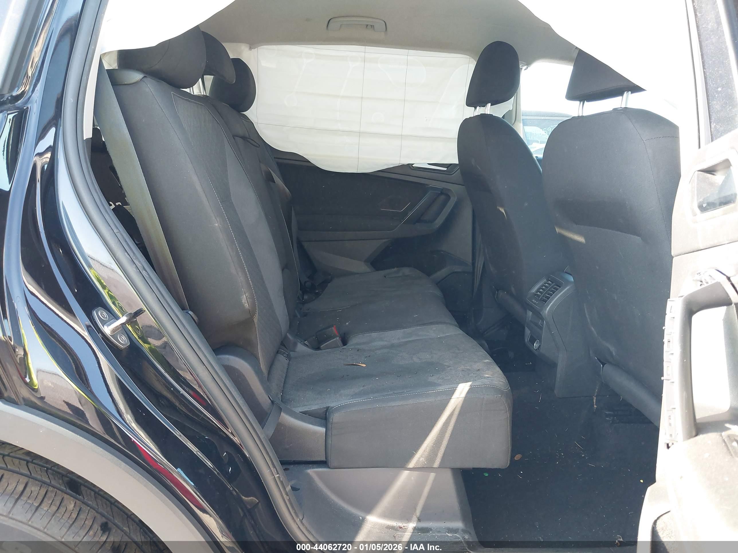 VOLKSWAGEN TIGUAN image 8