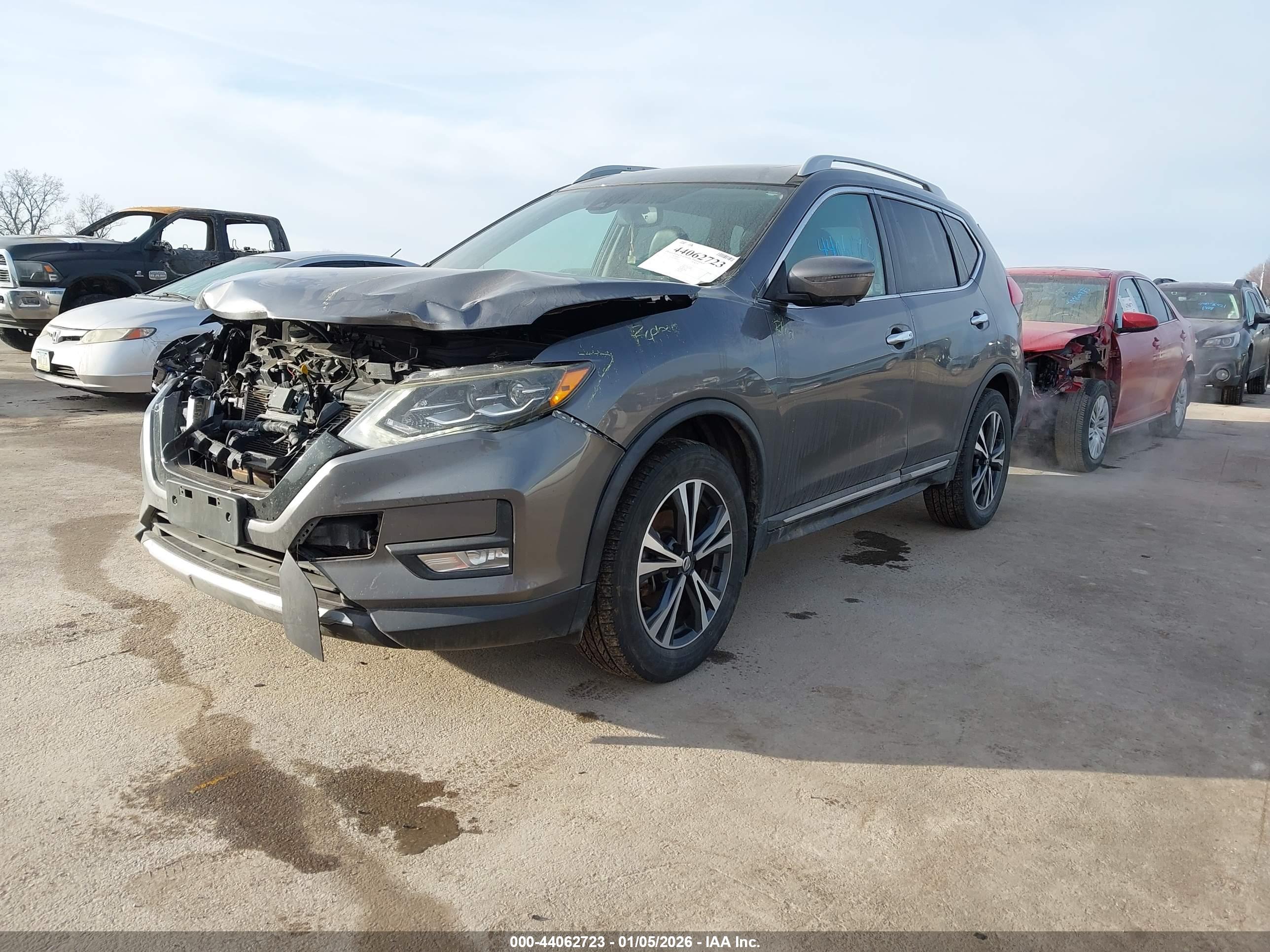 NISSAN ROGUE image 2