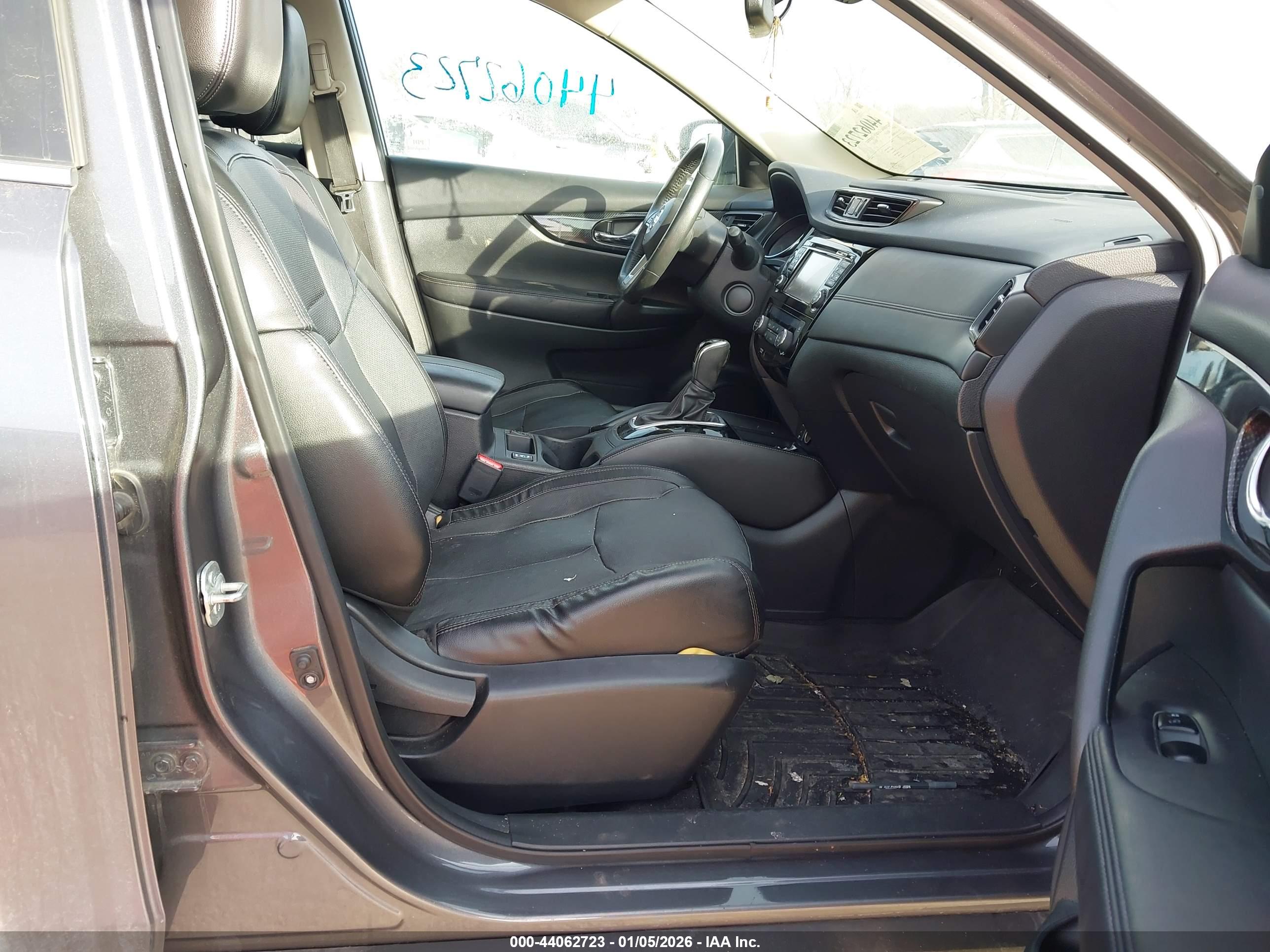 NISSAN ROGUE image 5