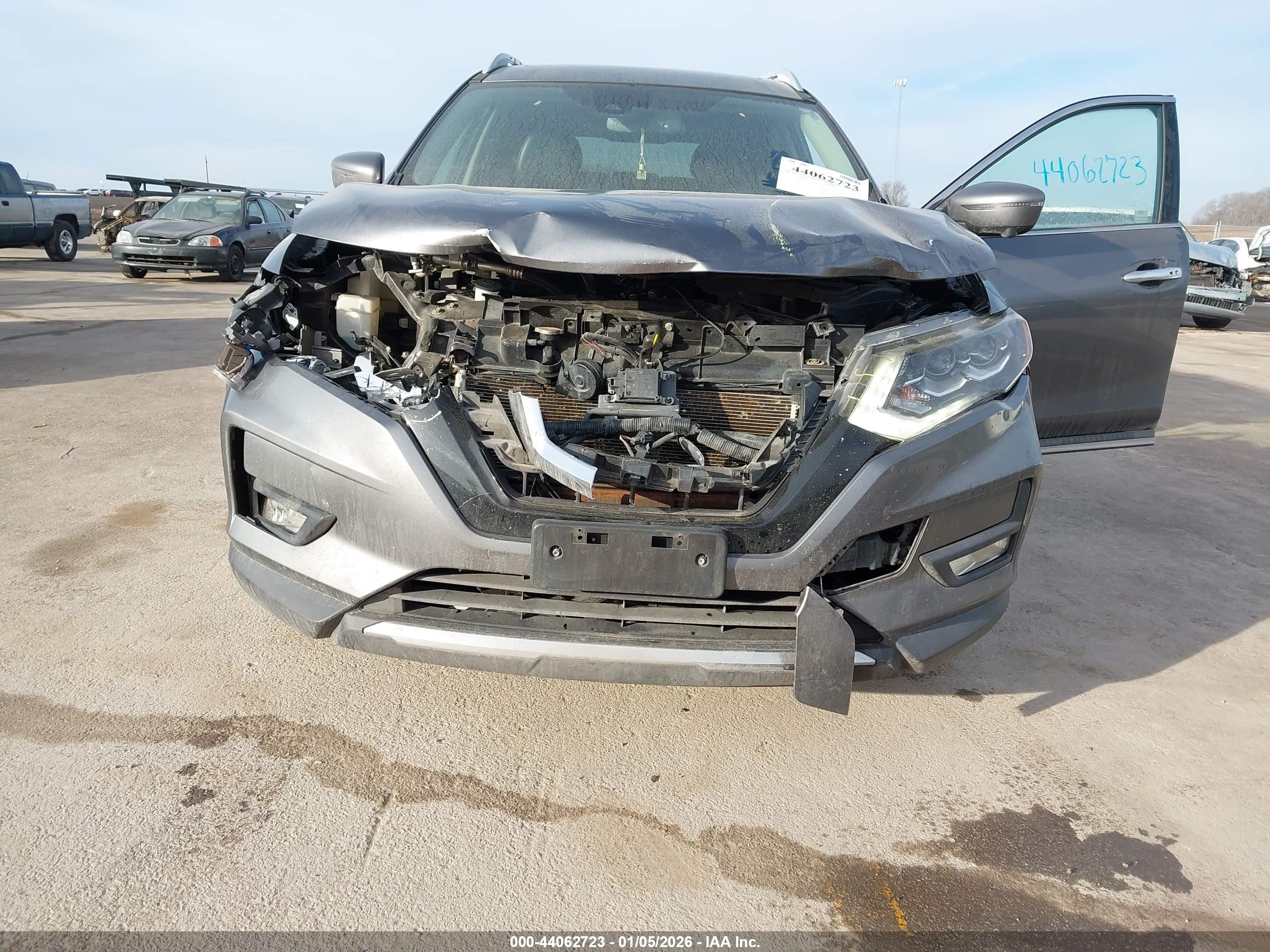 NISSAN ROGUE image 6