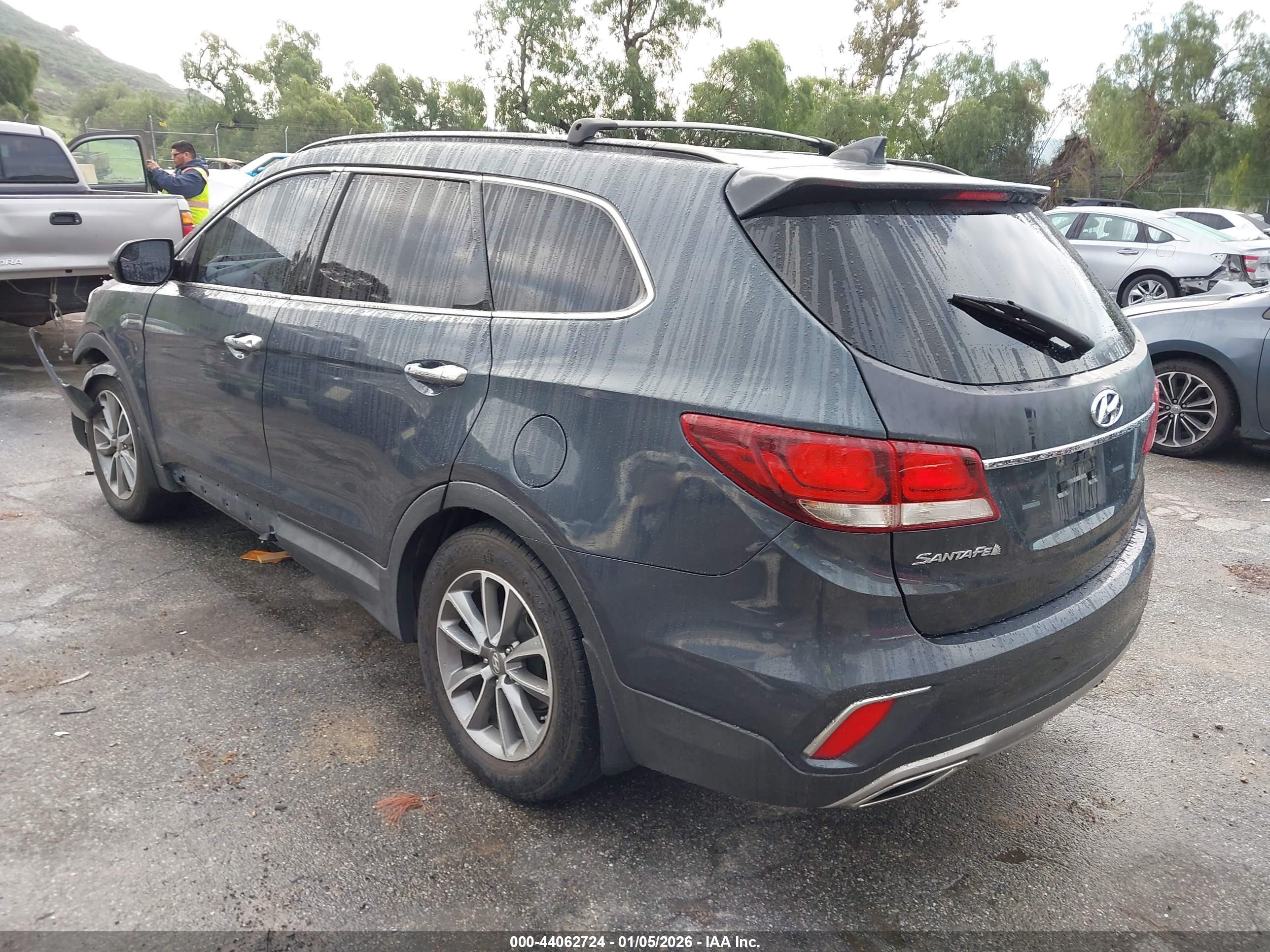 HYUNDAI SANTA image 3