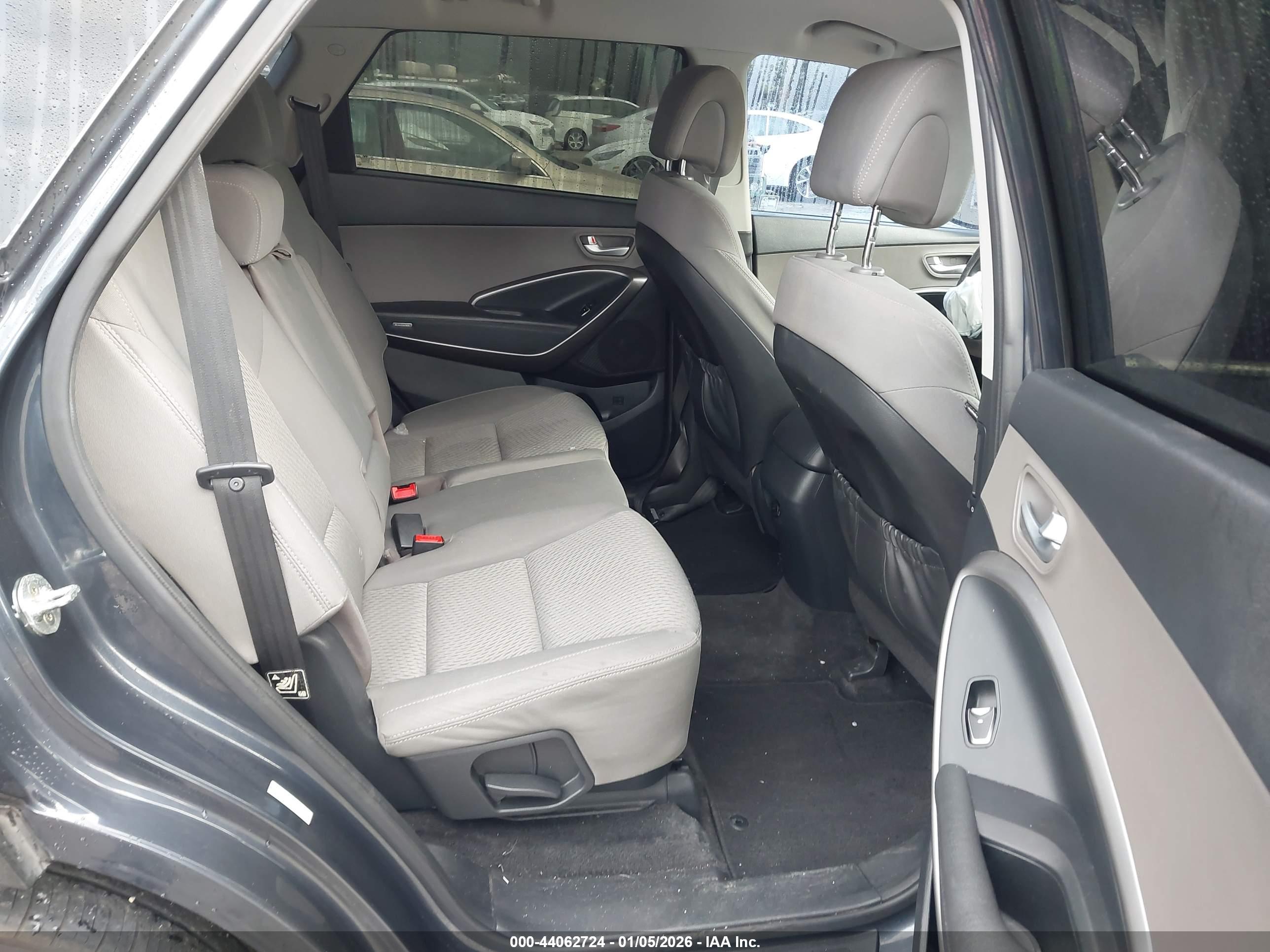 HYUNDAI SANTA image 8